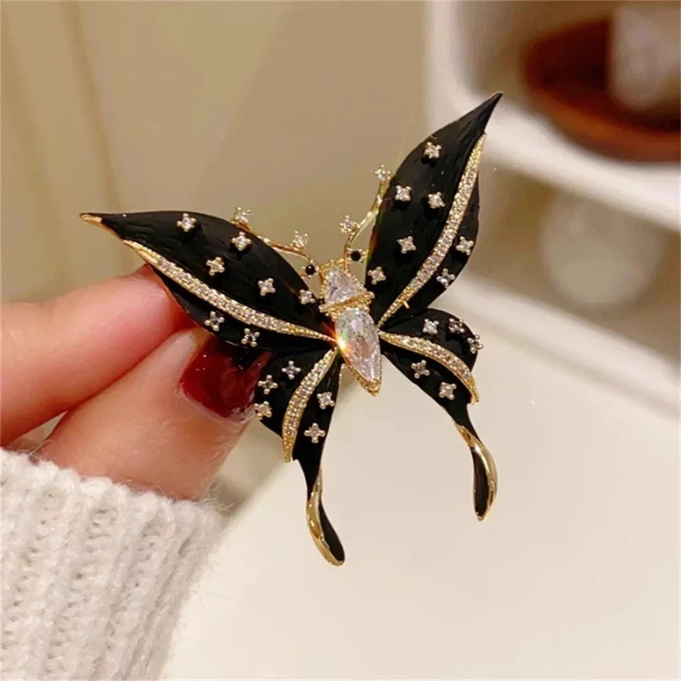 Vintage Black Enamel Butterfly Brooch Gold Tone Crystal Rhinestone Pin**