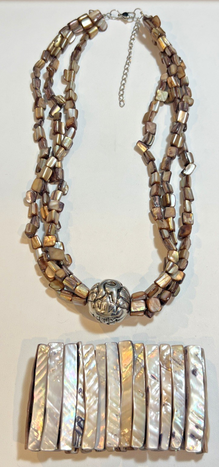 Beautiful Vintage Abalone Necklace & Bracelet Set