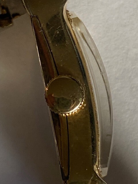 Lord Elgin 1955 14k Yellow Gold Filled Rectangular Curved Watch.run