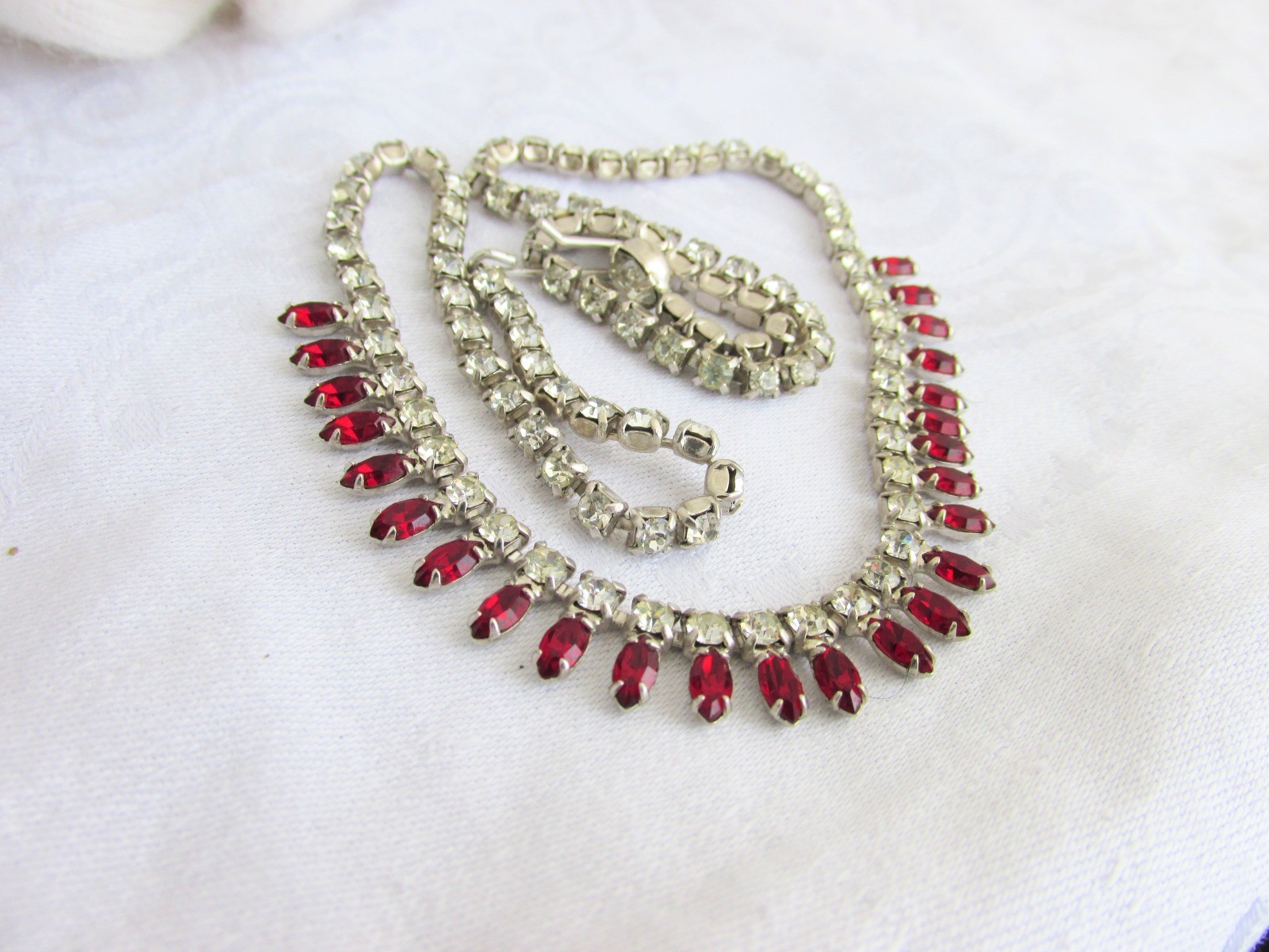 Vintage Dainty Marquise Red & Clear Rhinestone Choker Necklace 17″ Silver Plate