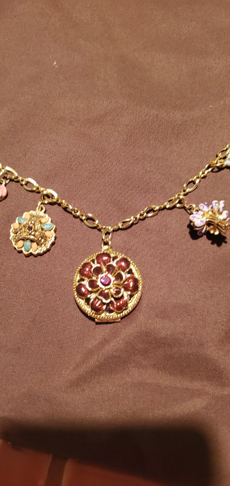 Joan river victorian language of flower locket / Jewelry Box