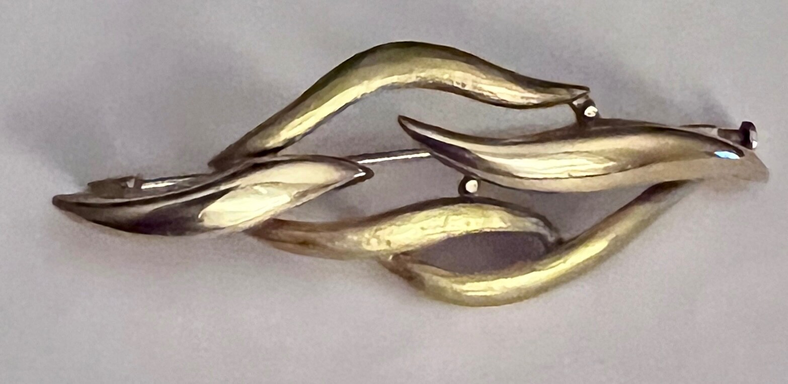 Vintage Brooch Pin Gold Tone 2-3/4″ long Mid-Century No Stamp 10.9 grams