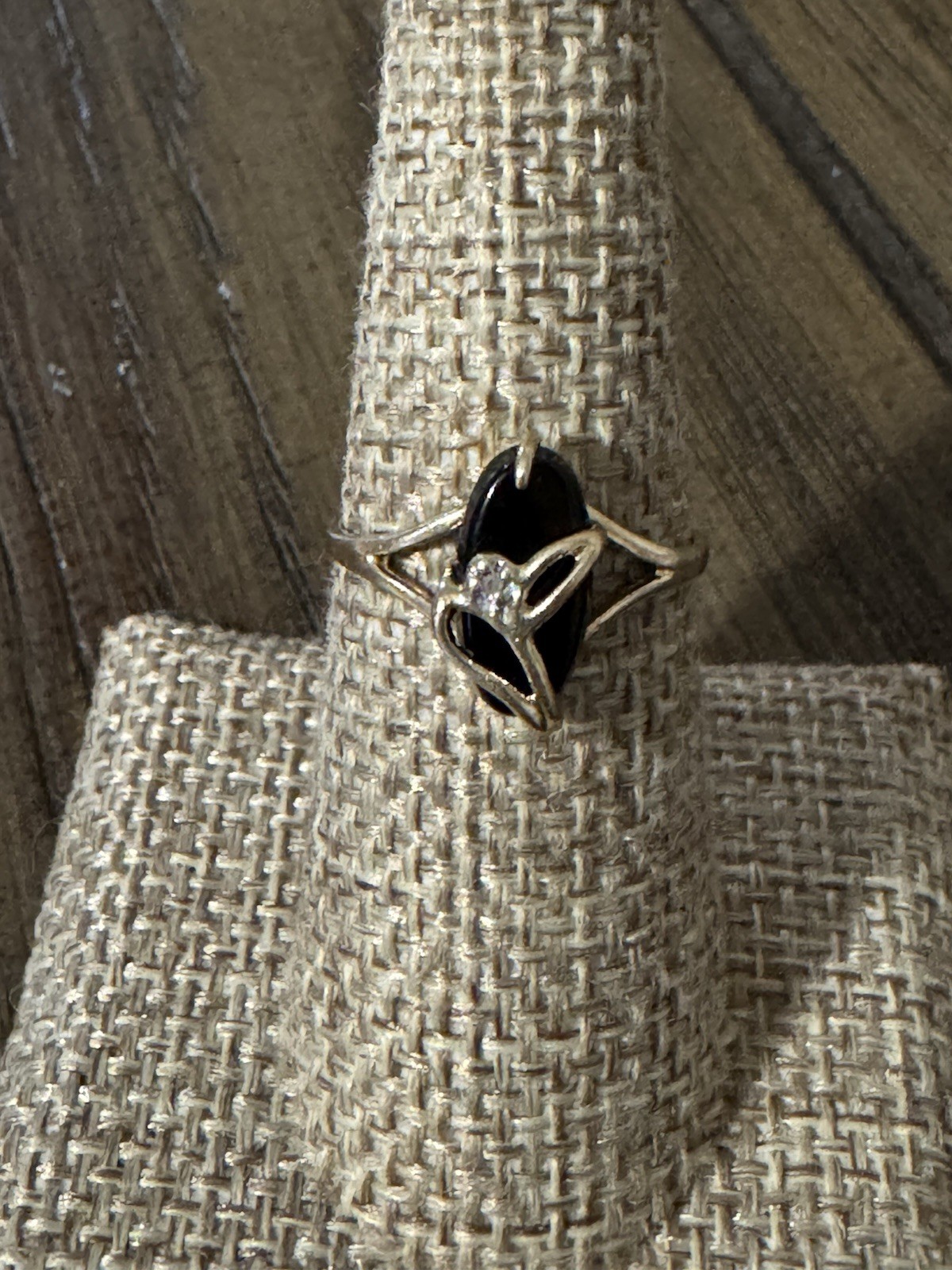 Vintage 10k Yellow Gold Black Onyx Flower Ring – Size 6.5