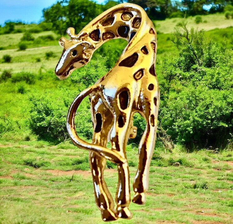 GIRAFFE Brooch Goldtone Pin with Inlaid Brown Stones