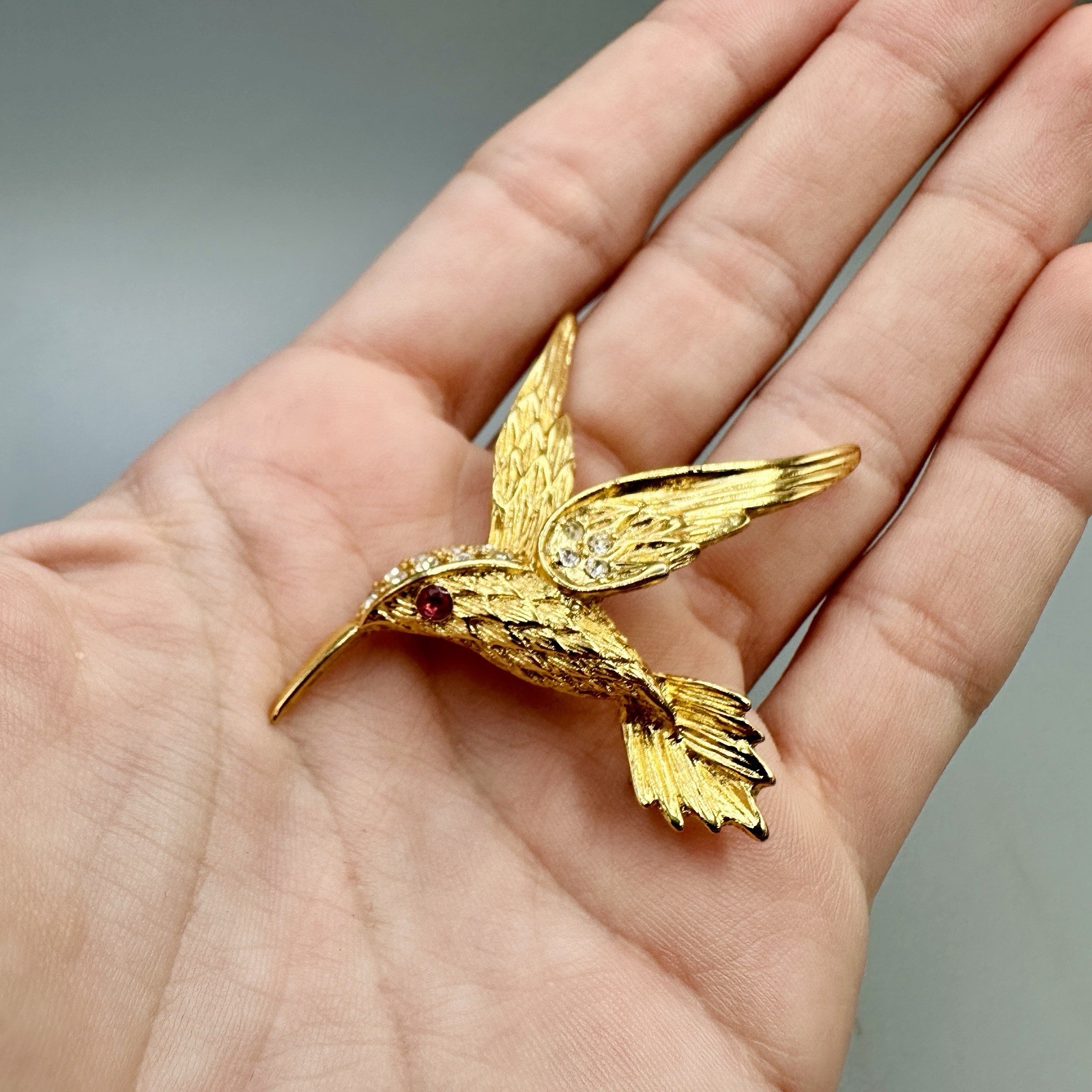 Vintage Hummingbird In Flight Brooch Pin Gold Tone Clear Rhinestones Red Eye 3D