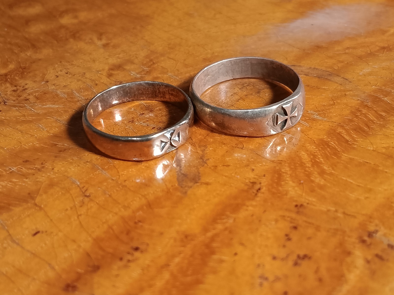 Pair Antique WWI Iron Cross Intaglio Relief Copper Rings Sizes 9 1/2 & 8 Germany