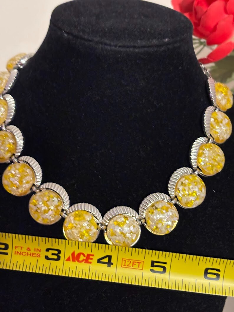Vintage Yellow Necklace (16″) in Silver Tone for any occasion