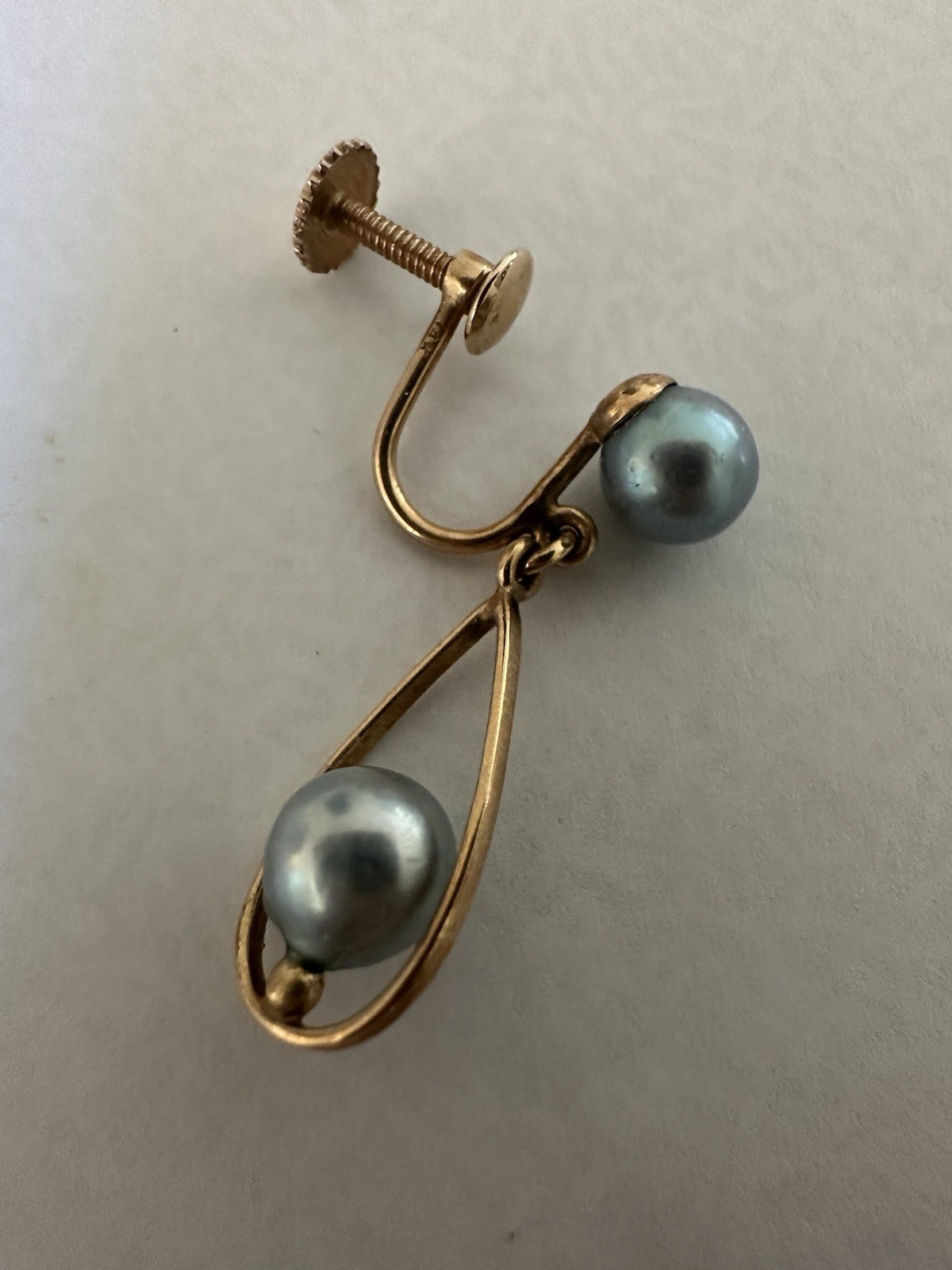 Vtg 14k Gold Blue Grey Pearl Earrings
