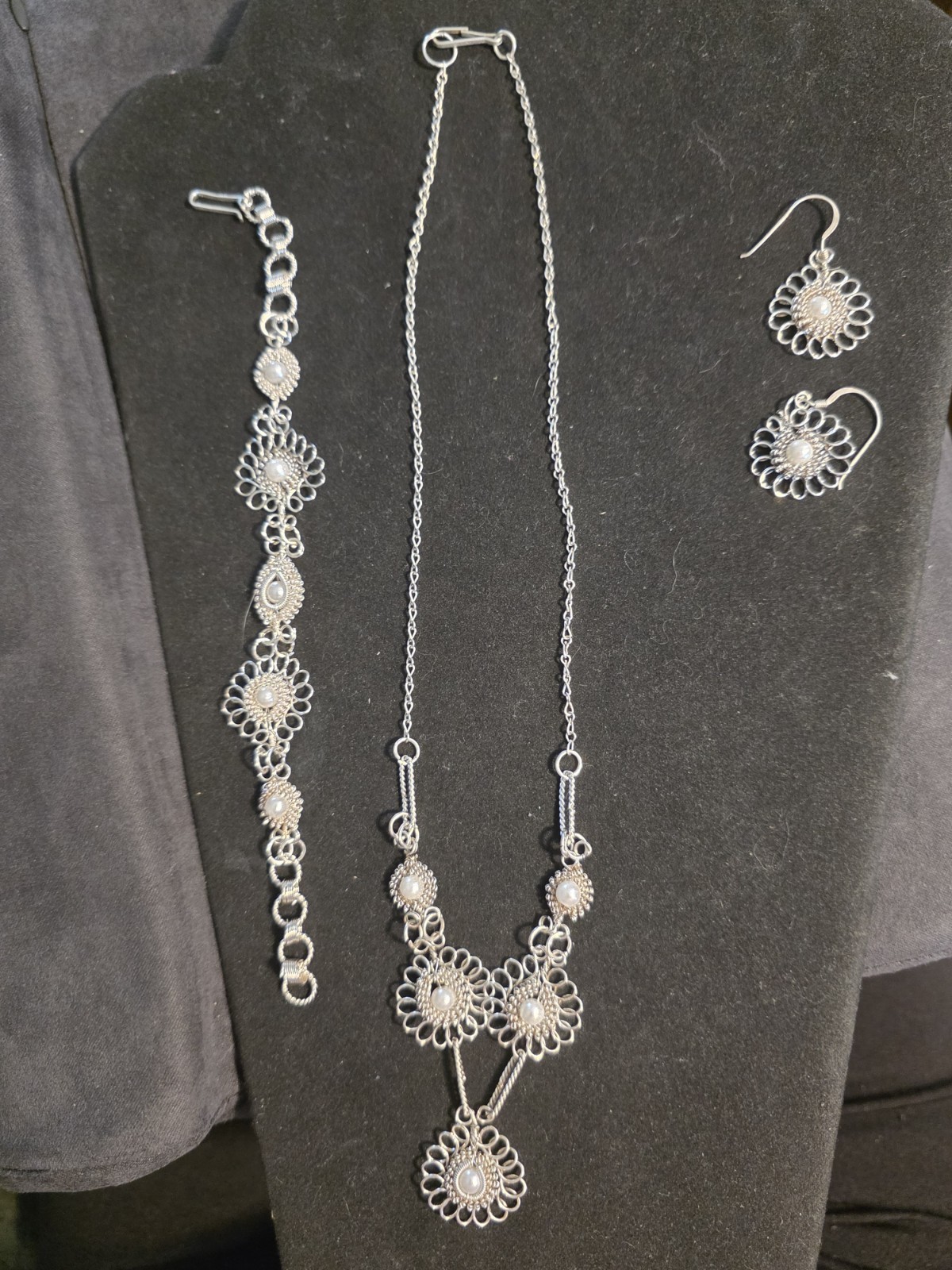 ANTIQUE 1930S FILIGREE BRIGHT SILVER WIRE WORK LARIAT NECKLACE FAUX PEARL EUC