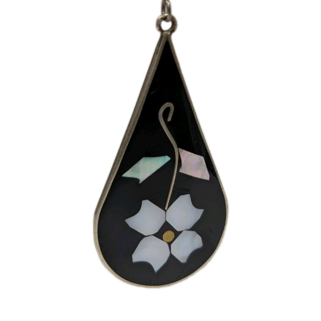 Vintage Alpaca Mexico black earrings with mother of pearl and abalone flower