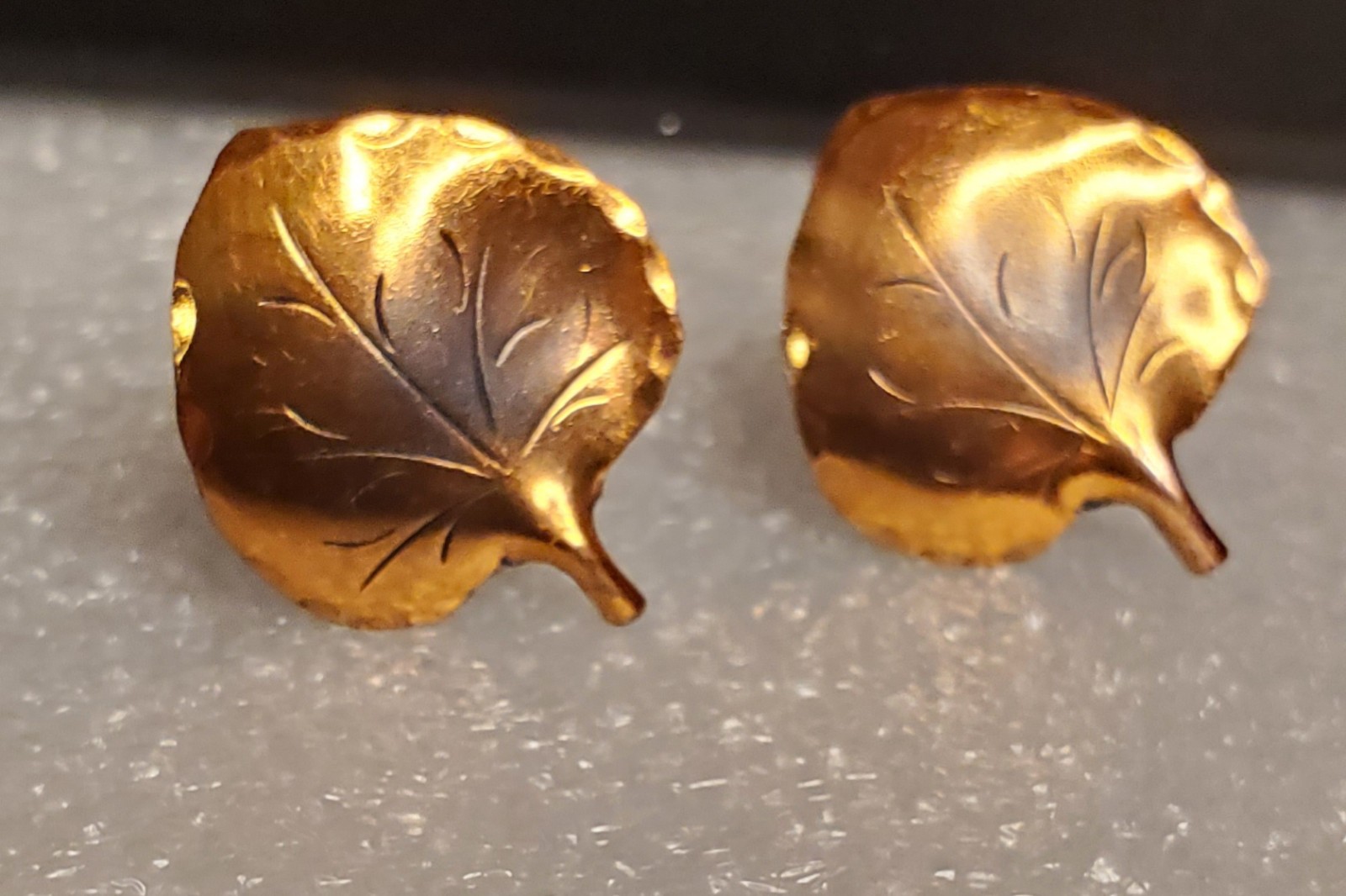 Vtg Stuart NYE Sterling Silver Copper Leaf Screwback Hand Wrought Studs – Nature