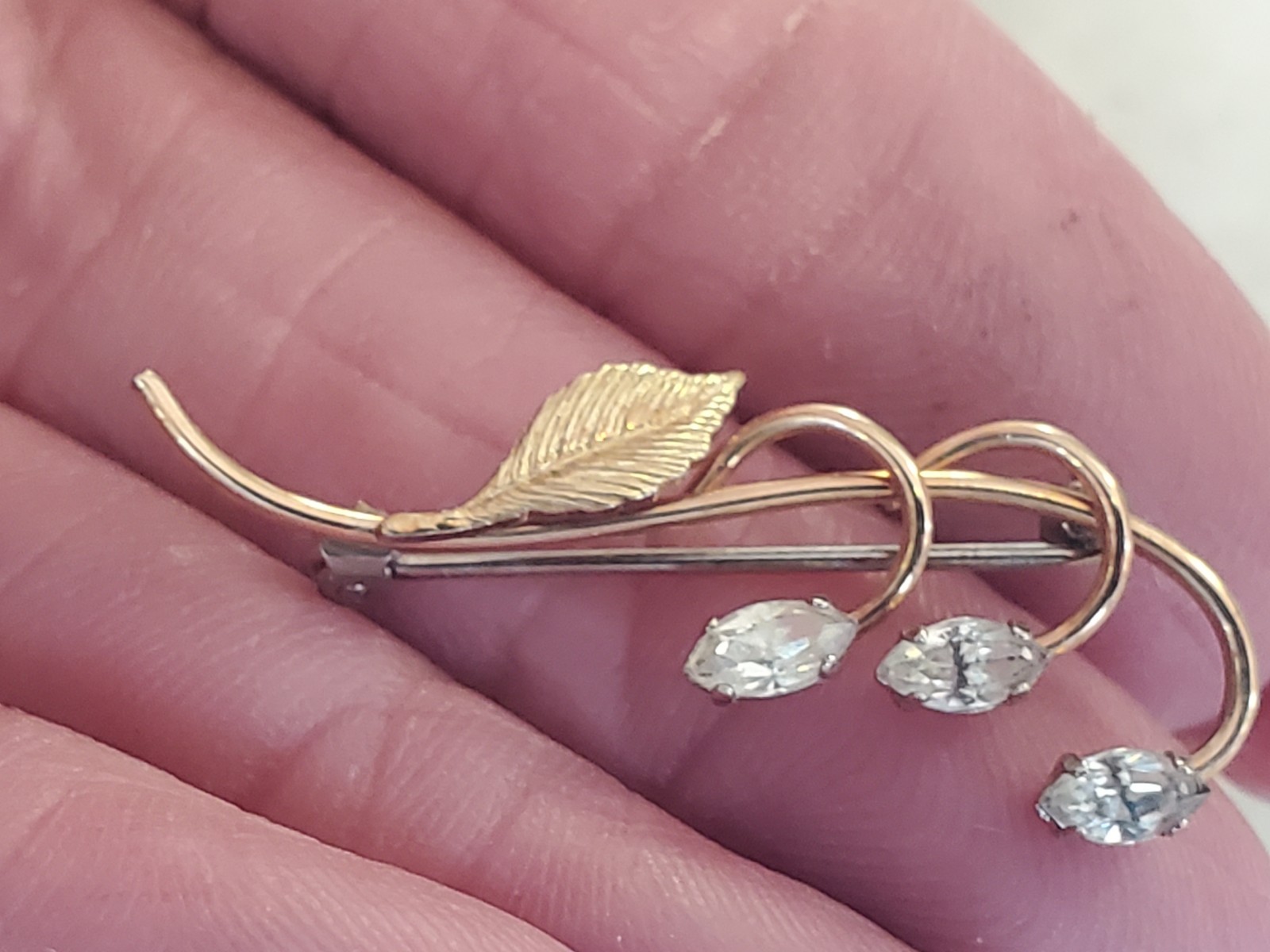 Vintage Krementz NIB 2 Tone Yellow Rose Gold Plated Leaf Crystal Pin