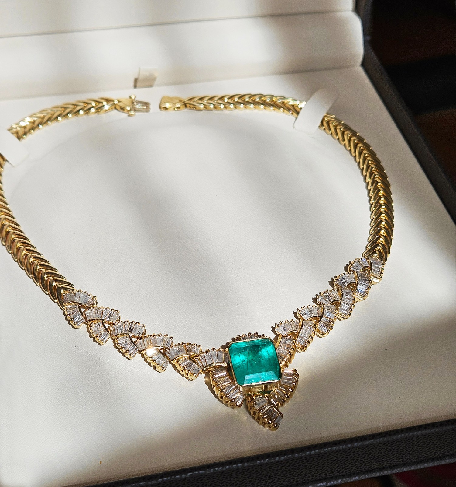 GIA 12.60ct Colombian Emerald 6.0ctw Diamond 14K Gold Collar Choker Necklace