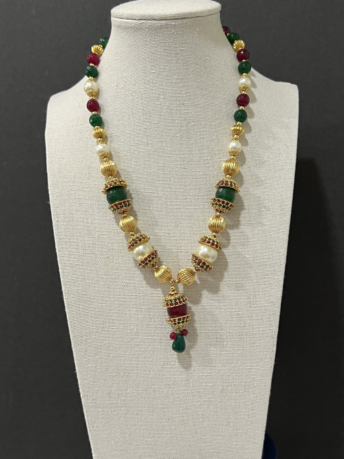 Traditional Indian Style Necklace Gold Tone w Heavy Glass Beads Red Green Cream
