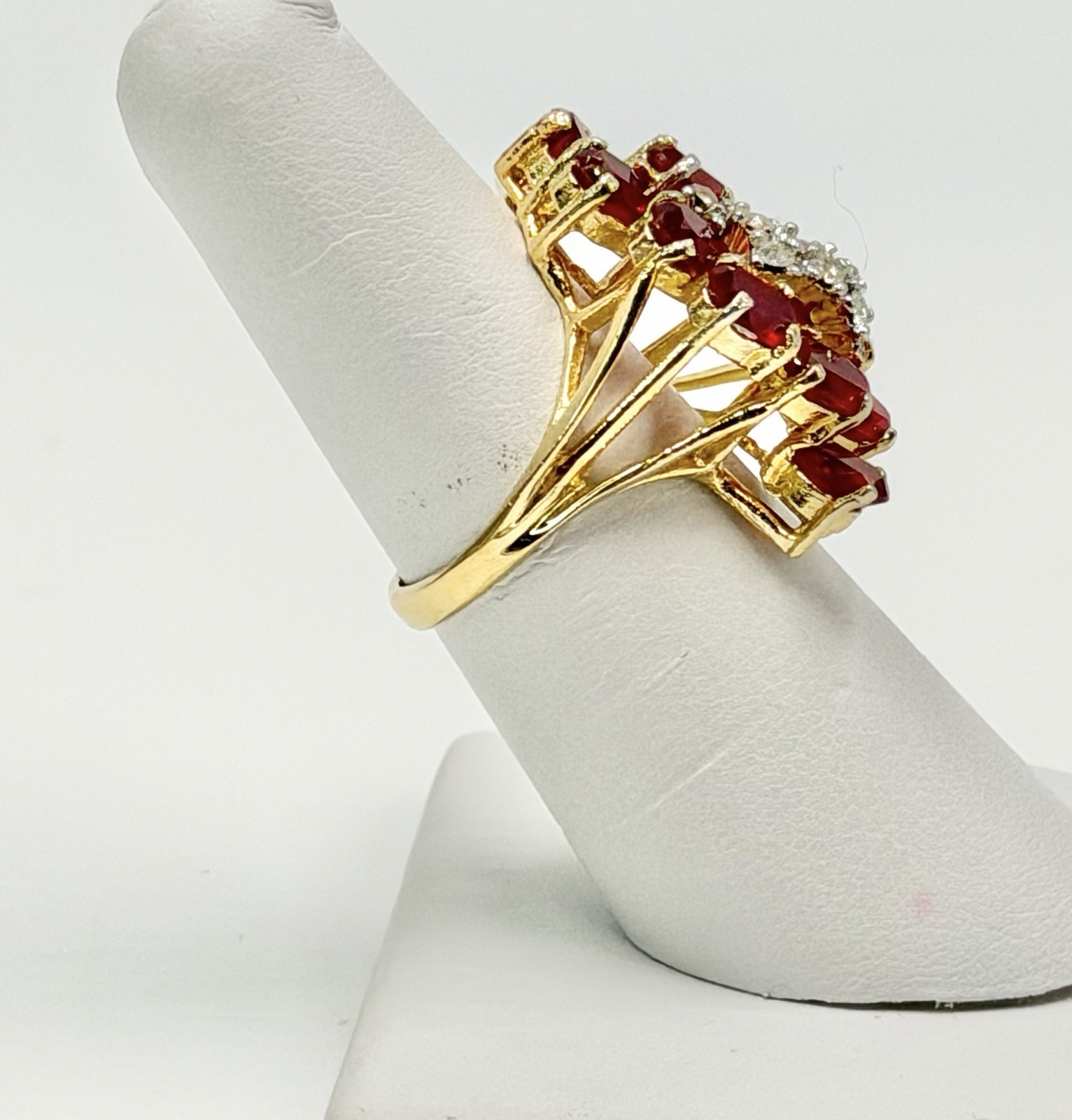 Vintage Aurora Jewelry Co Ring Red Stones Clear Accent Cluster 18kt HGE Sz 5.75