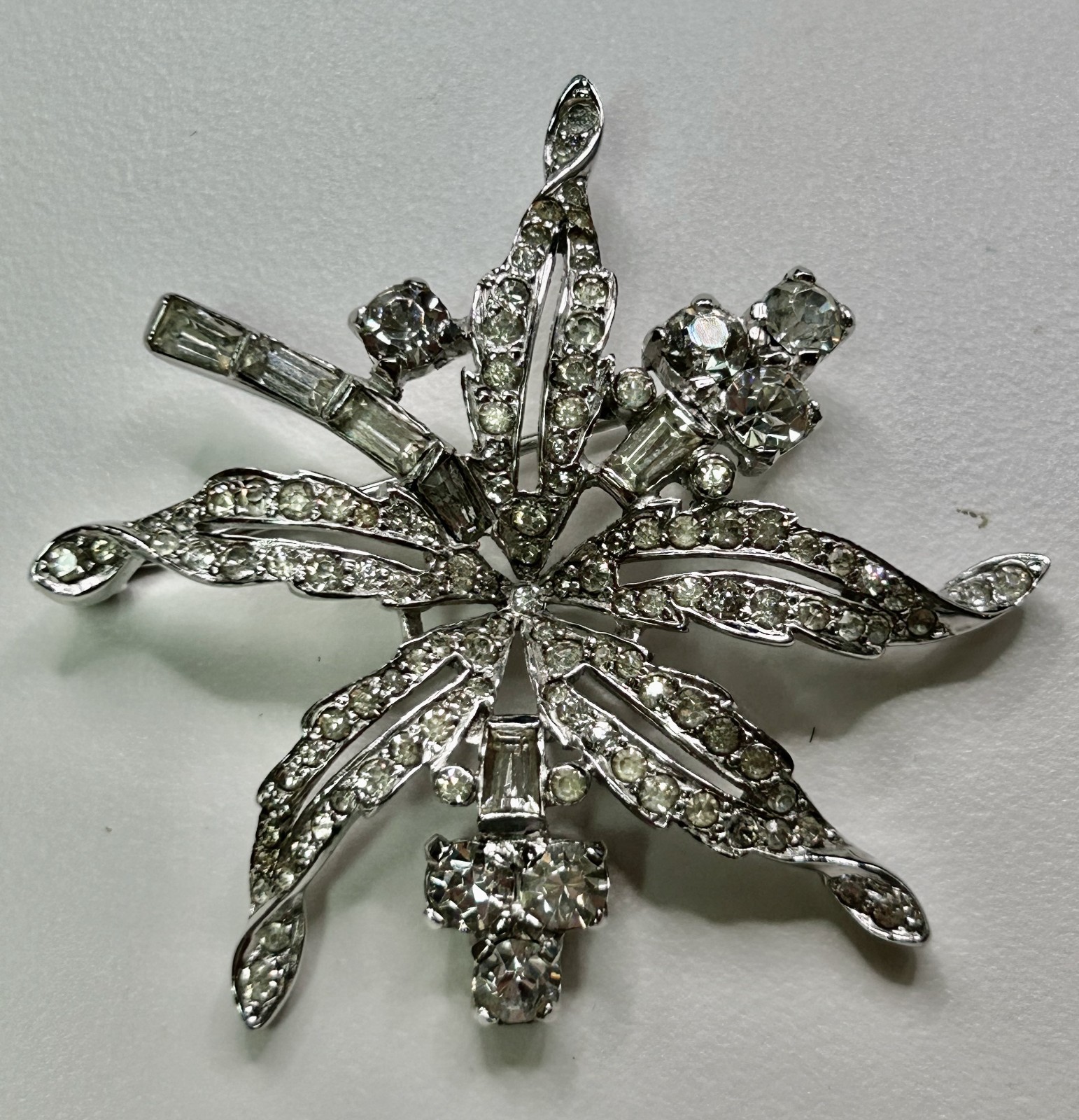 VINTAGE MAZER BROS SIGNED DESIGNER CLEAR RHINESTONES ORCHID OR LILY SHAPE BROOCH