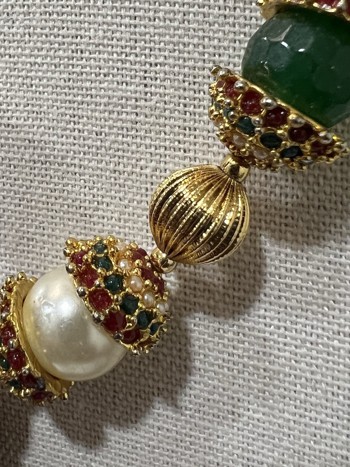 Traditional Indian Style Necklace Gold Tone w Heavy Glass Beads Red Green Cream