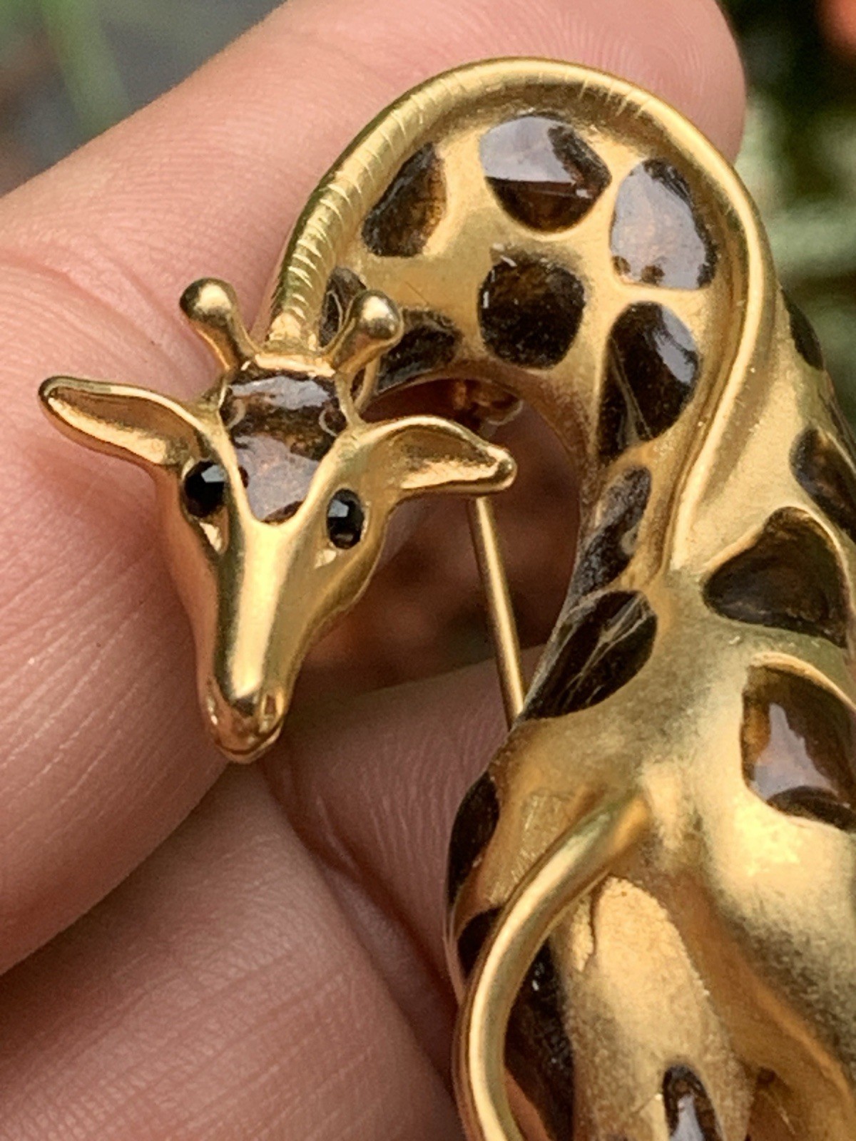 Vintage STUNNING Giraffe Brooch Large Pin 2.75″ Tall Gold Tone Enamel Signed FO
