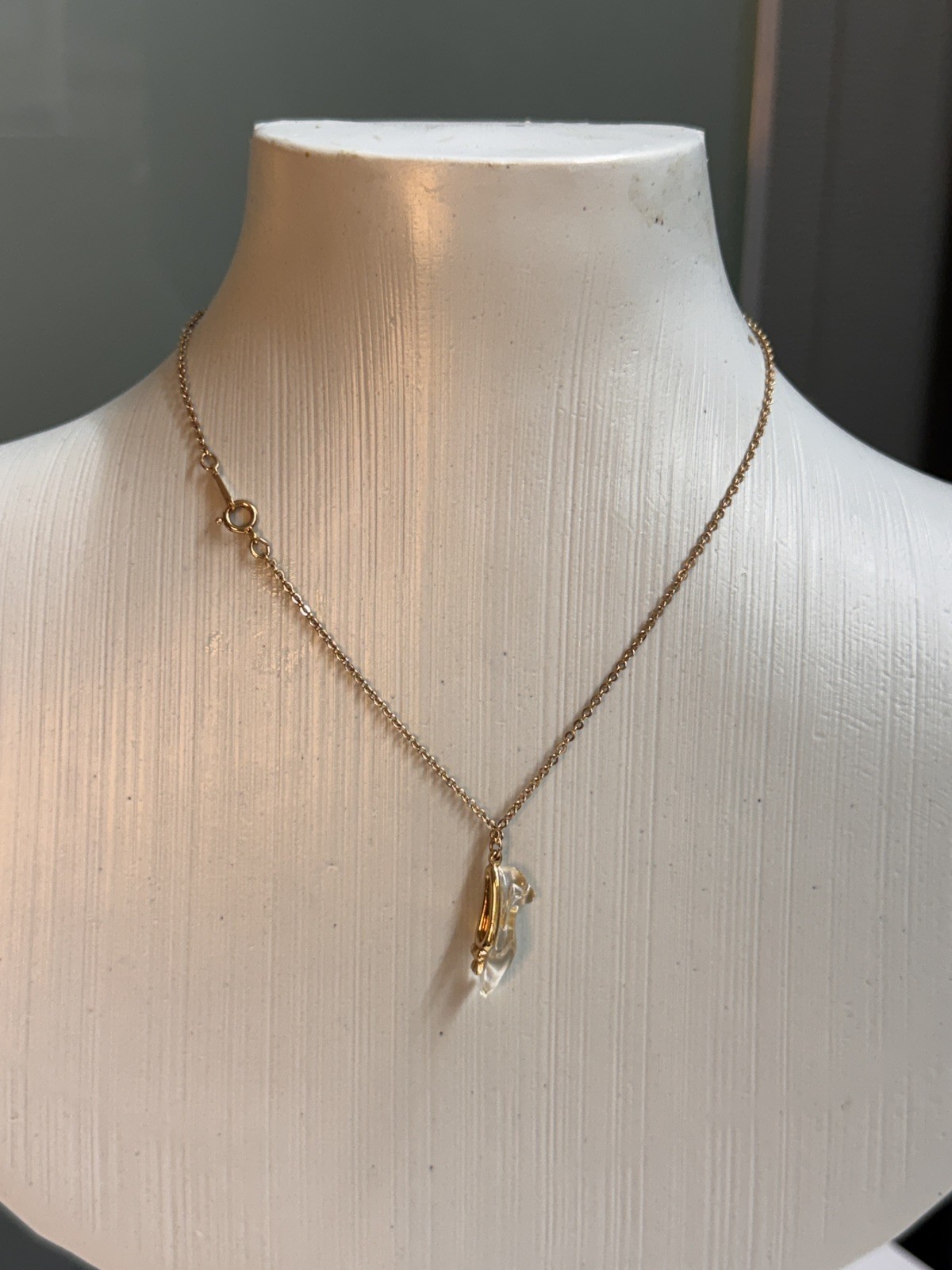 Vintage 1985 Avon Cinderella Enchanted Glass Slipper Necklace