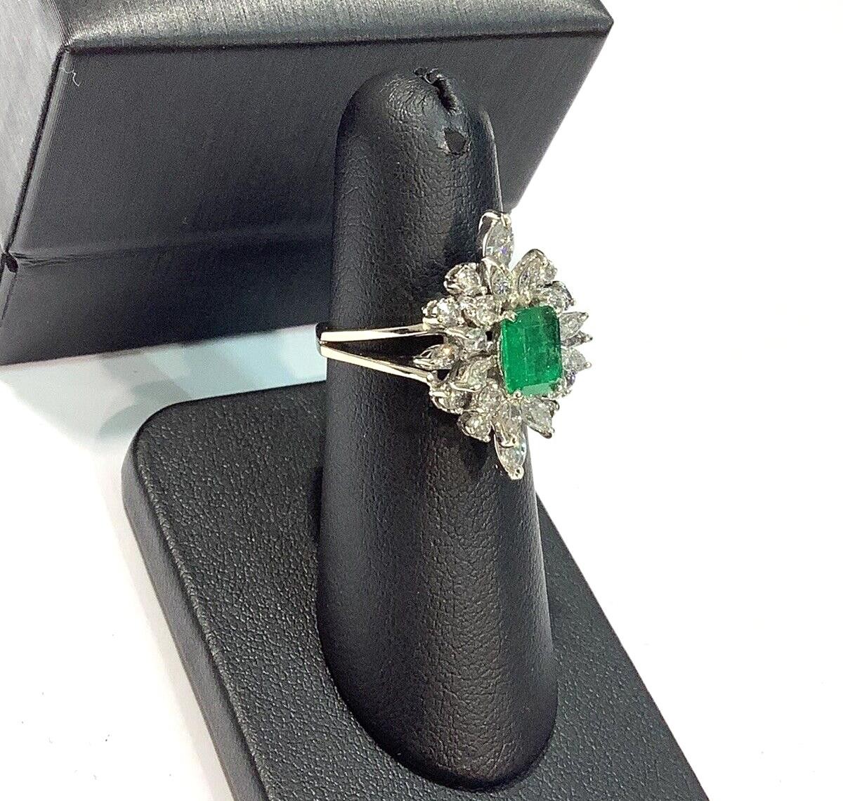 18K White Gold 1.88ctw Rectangular Cut Emerald & H/VS Mixed Cut Diamond Ring