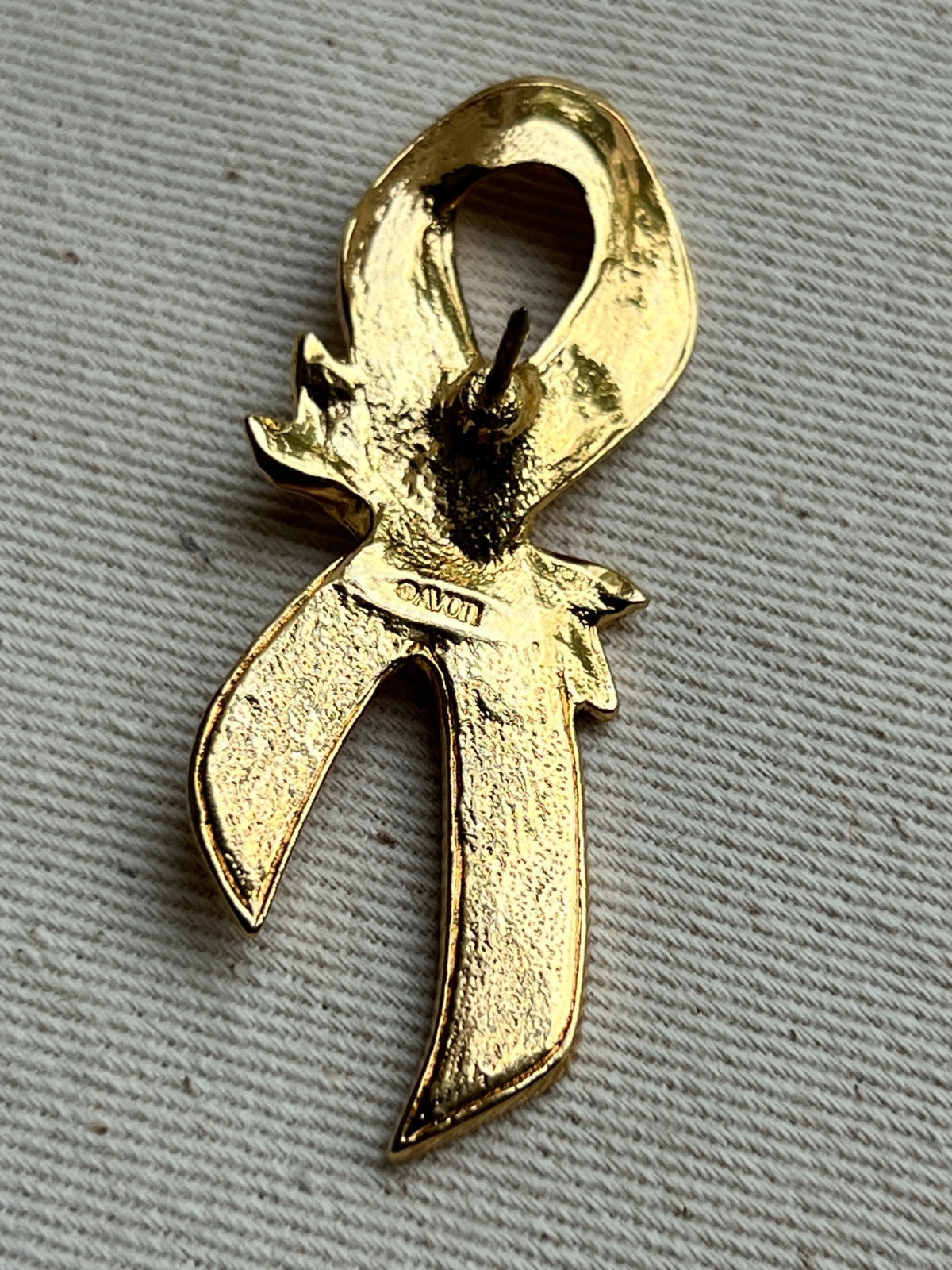 Avon Gold Tone Pink Enamel Breast Cancer Awareness Ribbon Lapel Pin Rose Vintage