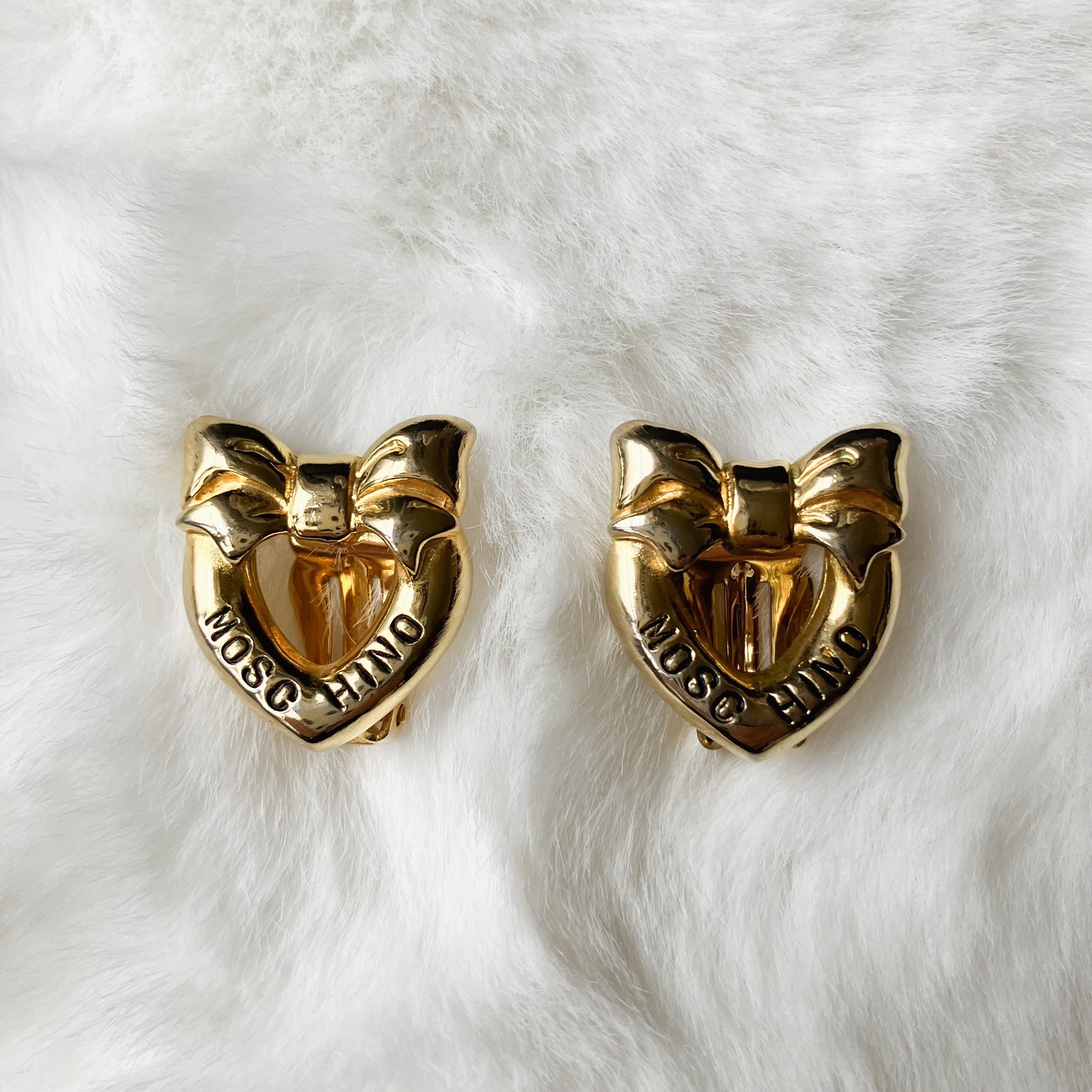 vintage Moschino Logo Heart Bow Clip On earrings Gold Tone Rare Japan exclusive