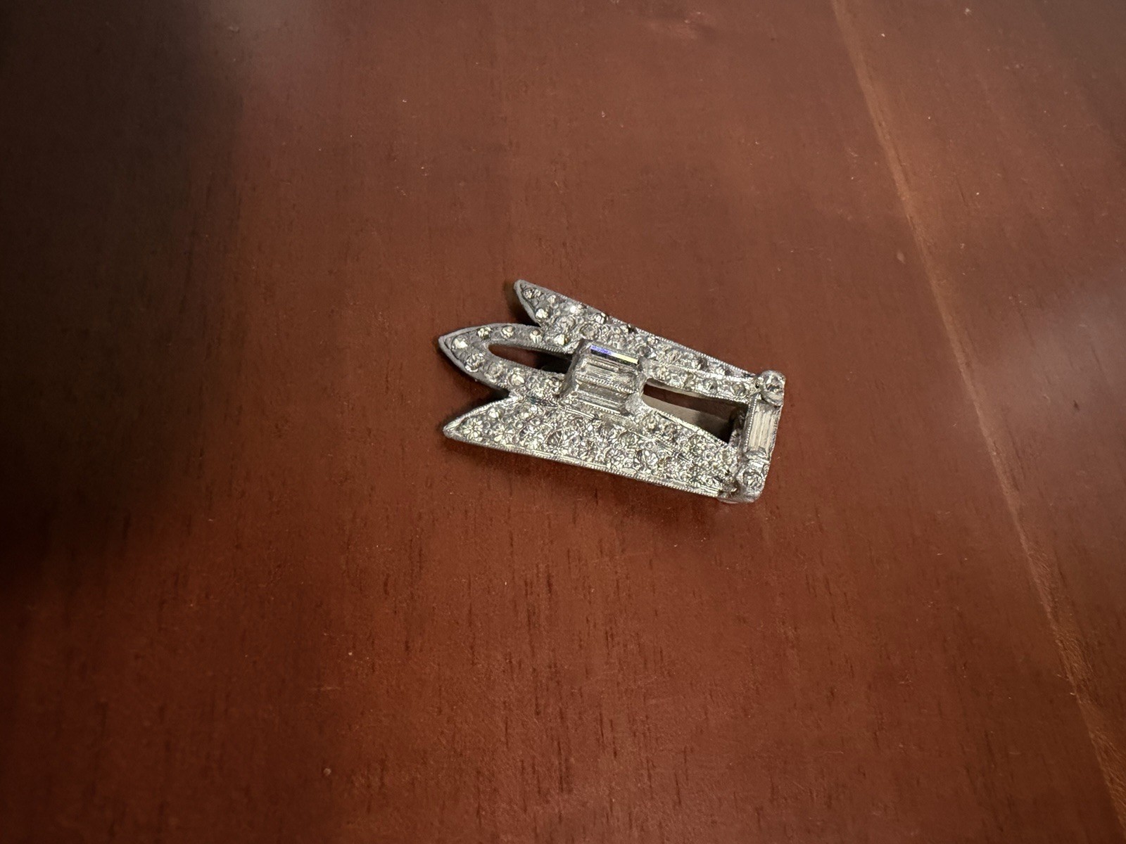Vintage 30’s Art Deco Rhinestone Silver Tone Dress Scarf Clip