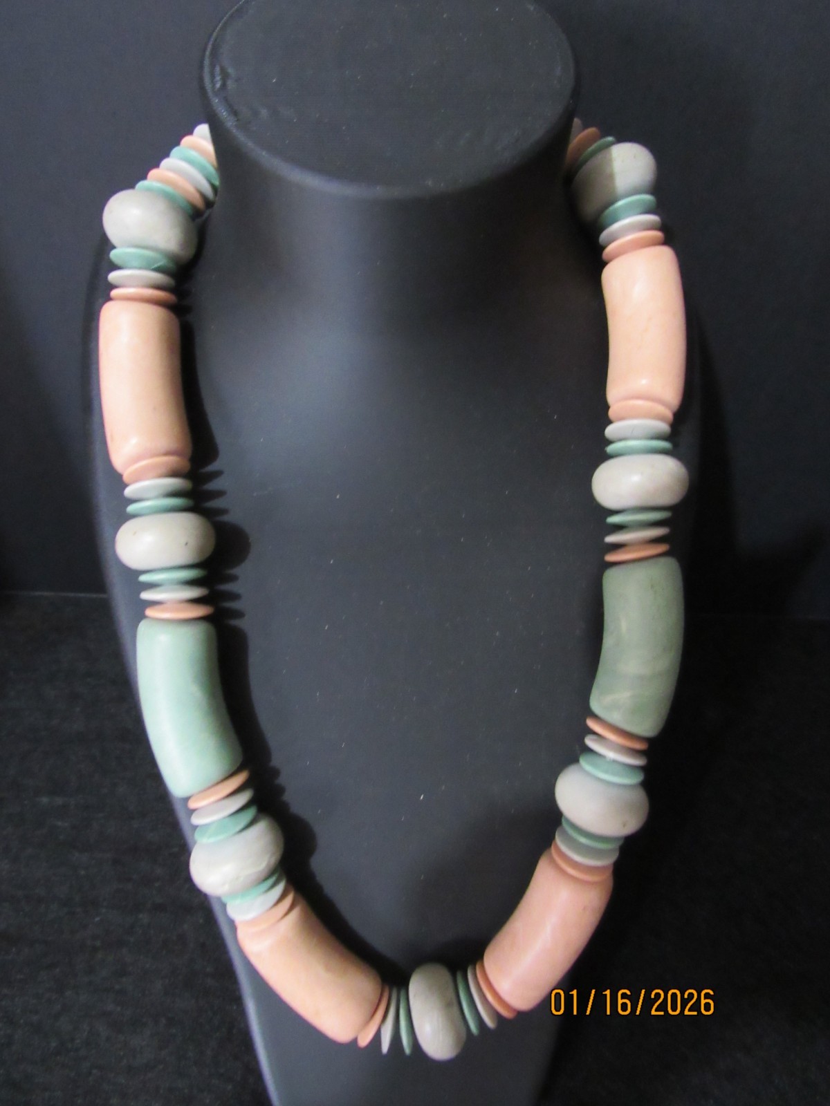 AVON SUN BLEACHED CHUNKY CLAY ? NECKLACE 17″ VGUC
