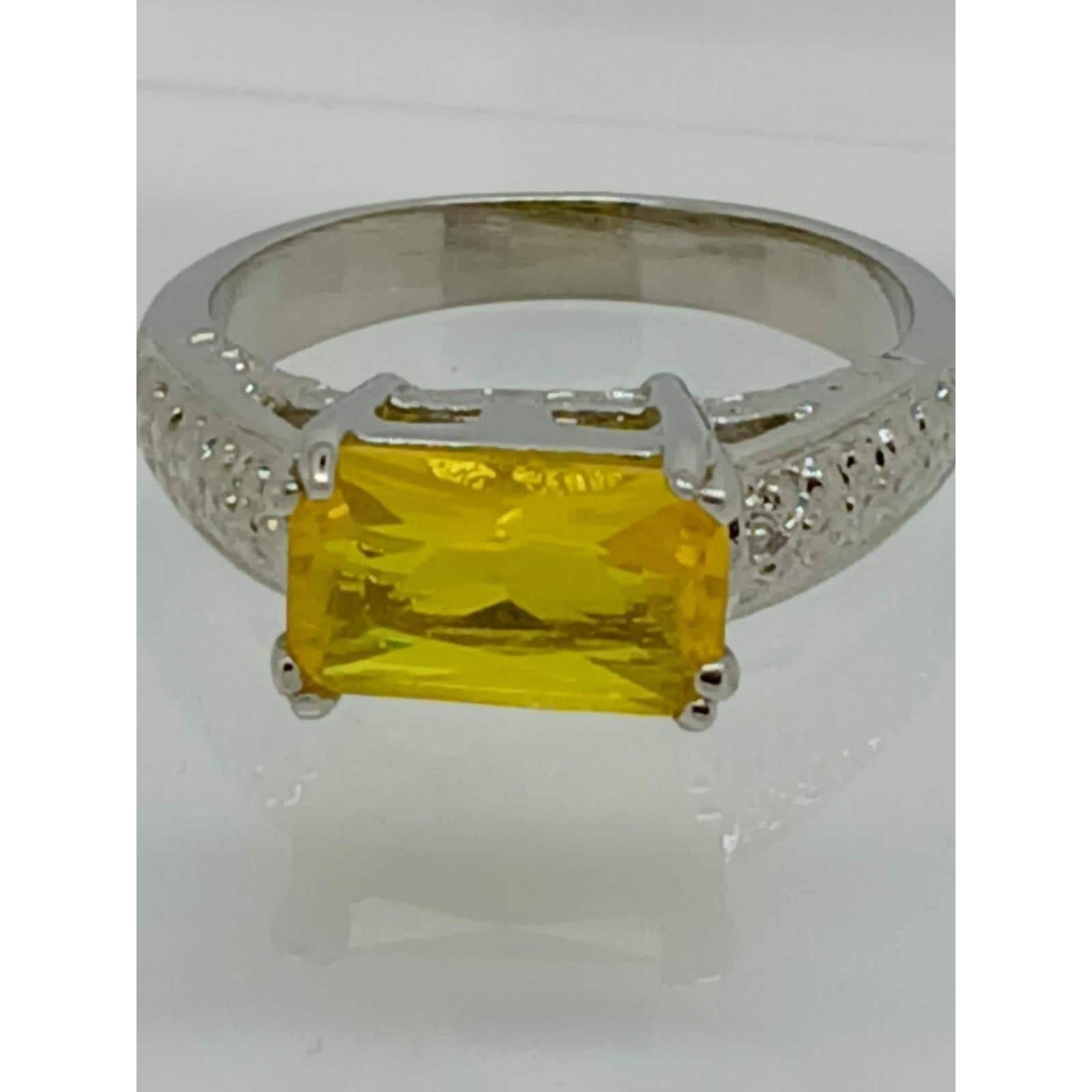 Vintage 1990s Yellow Radiant Cut 3ct CZ Cocktail Ring Silver Tone Size 8 NOS