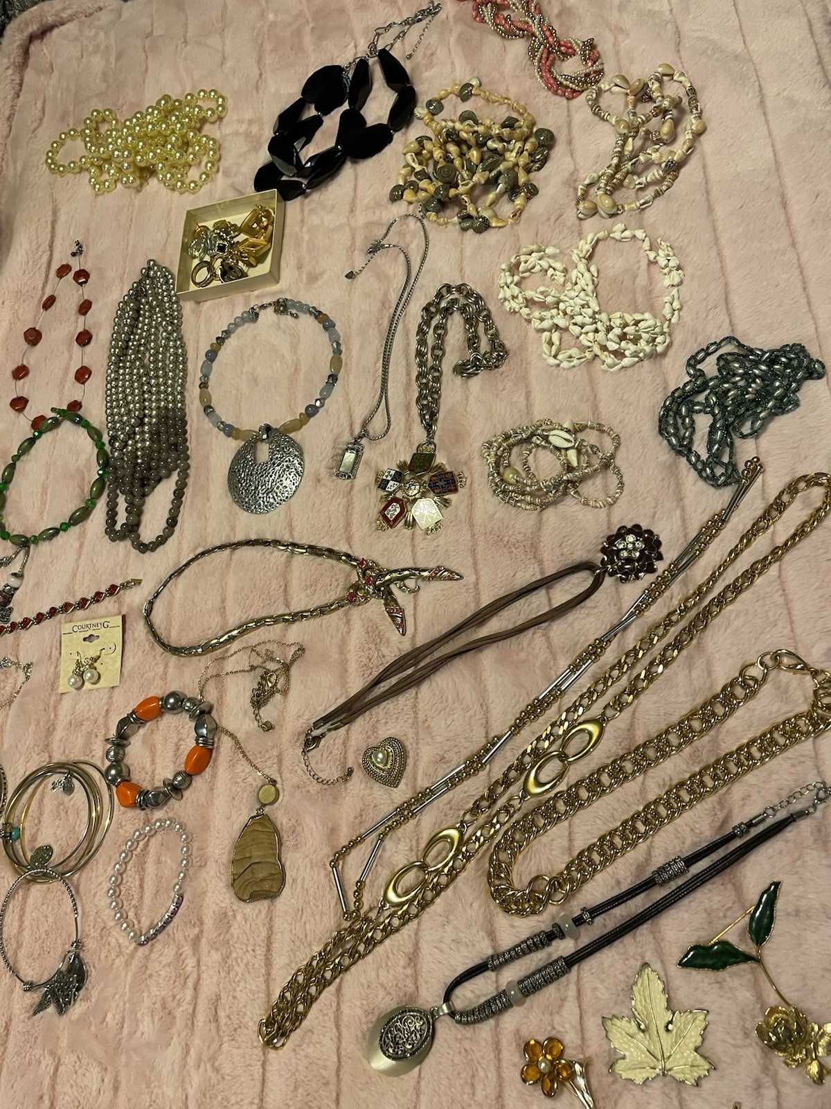 Mixed Lot Costume Jewelry 25+ See Pictures Details/ Wear