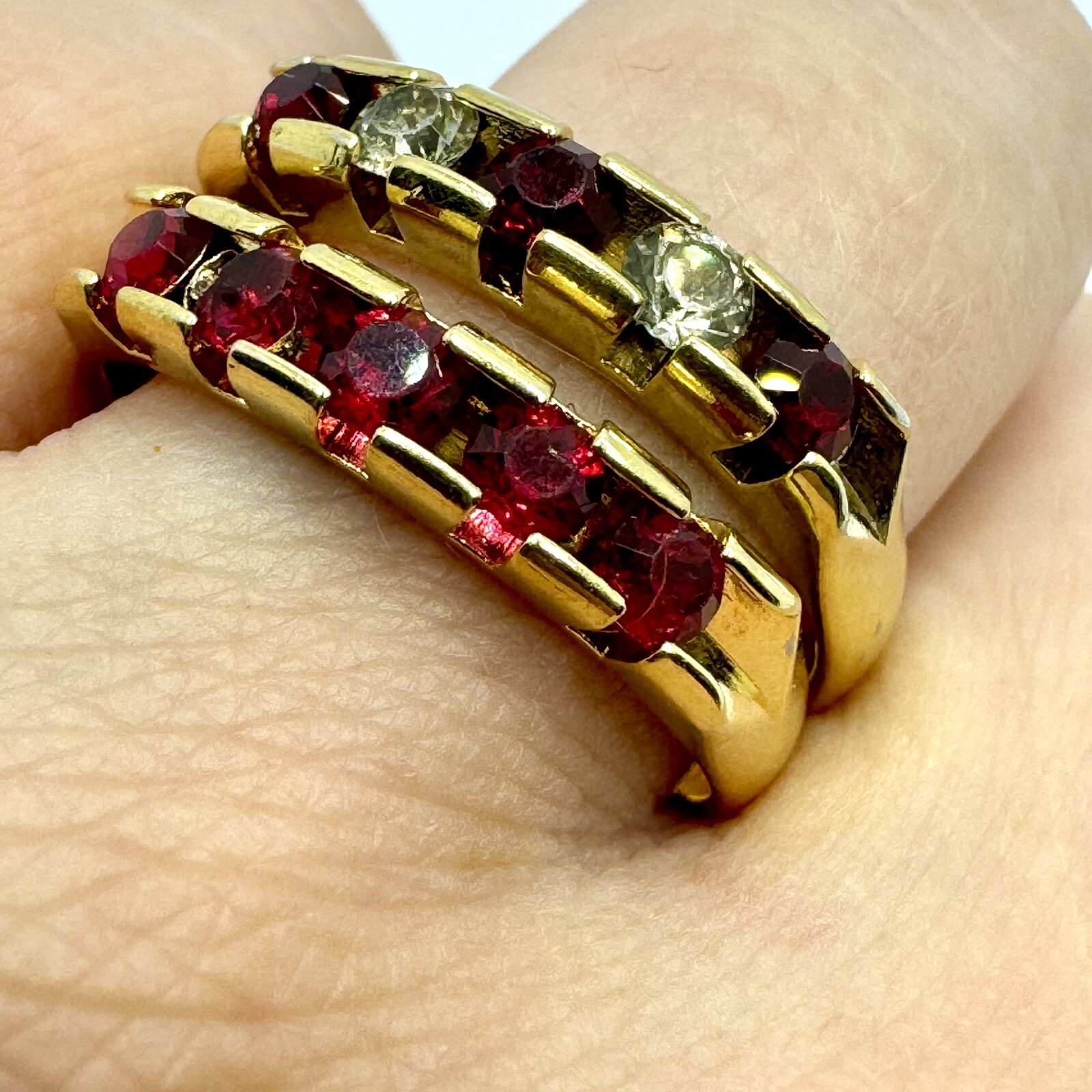 BEAUTIFUL Set Of 2 Vtg Red Clear Rhinestone Gold Tone Metal Band Size 8.5 Rings