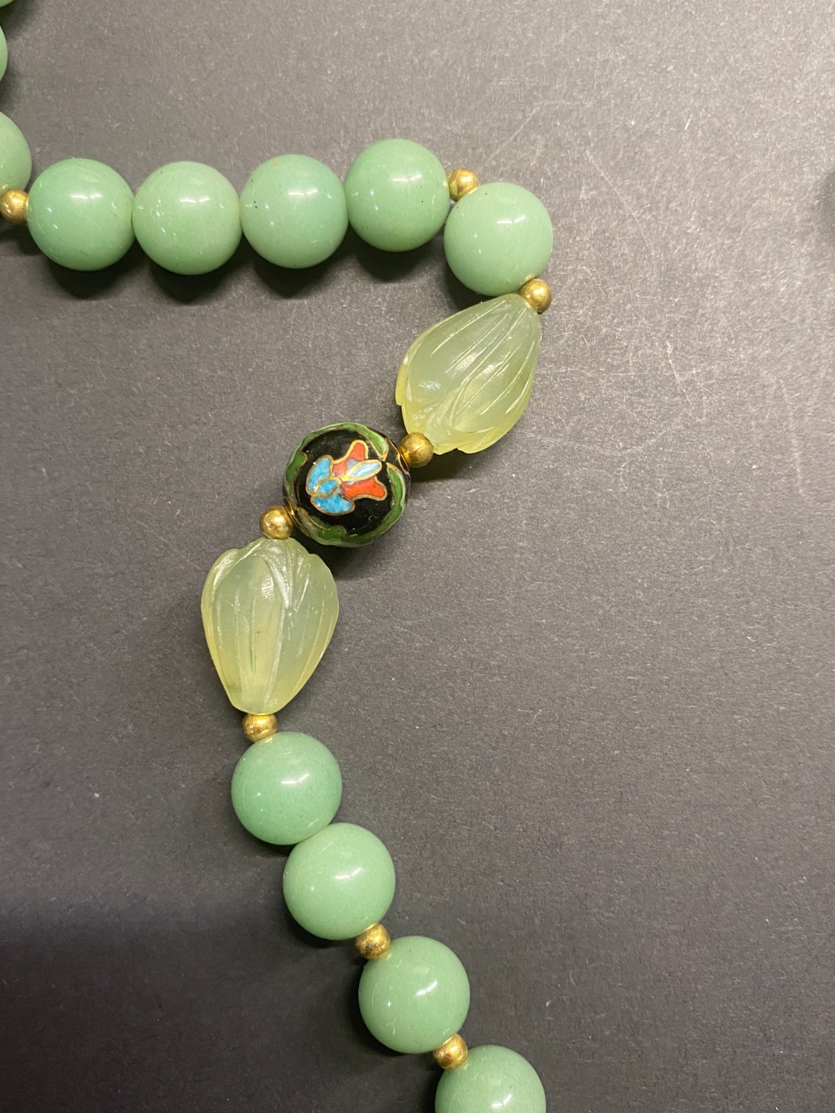 VTG Jade bead and carved nephrite beads,and cloisonne necklace