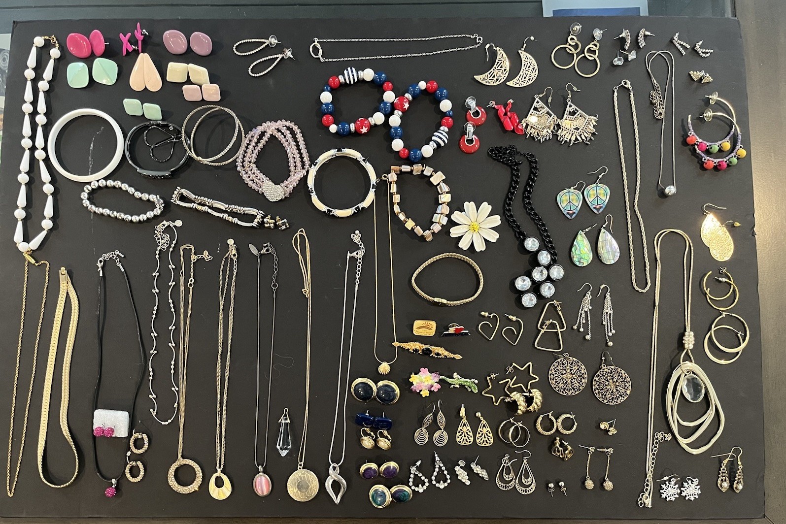 Estate Sale Find Vintage Costume Jewelry Lot 100+ Pieces