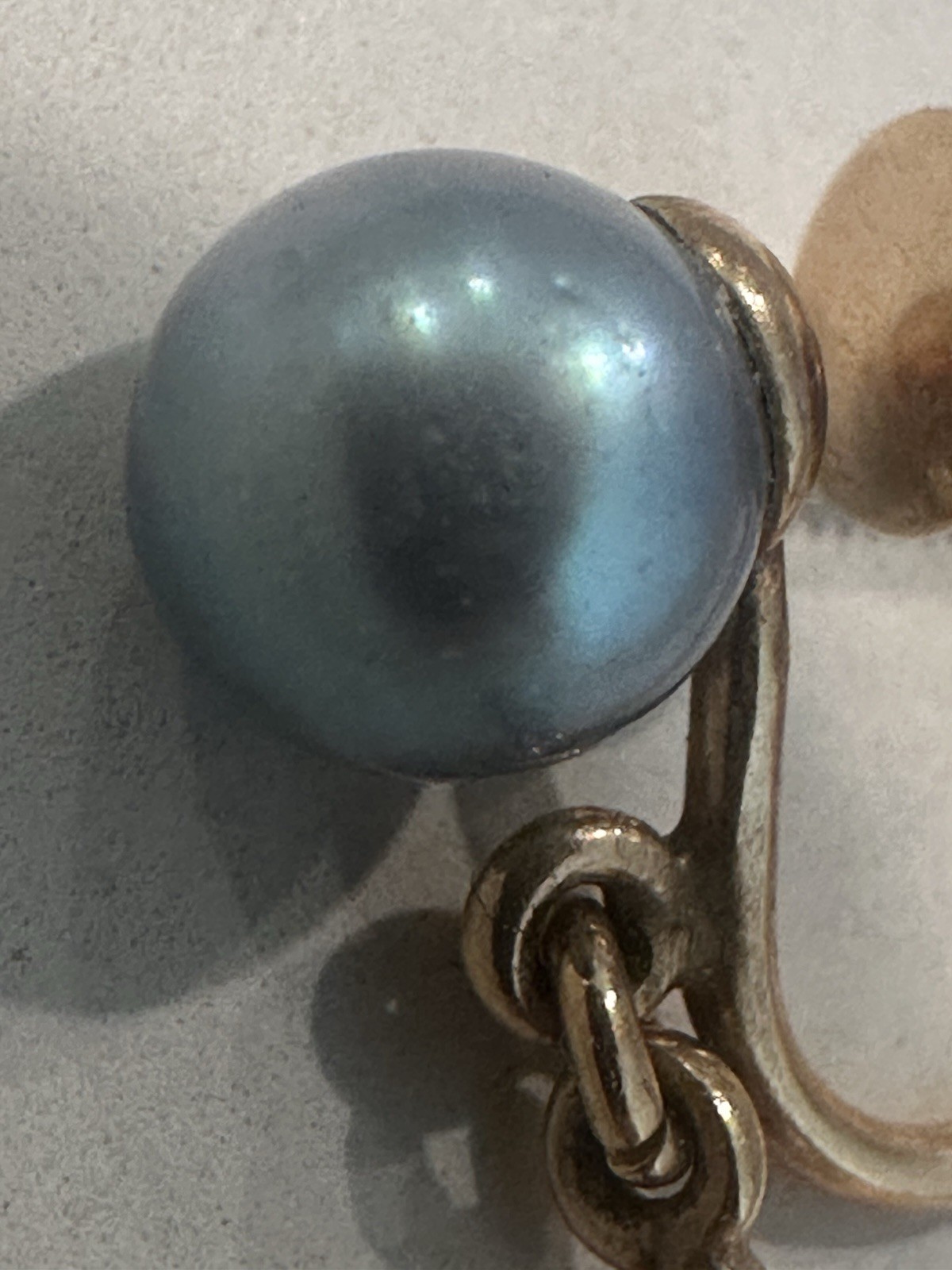 Vtg 14k Gold Blue Grey Pearl Earrings