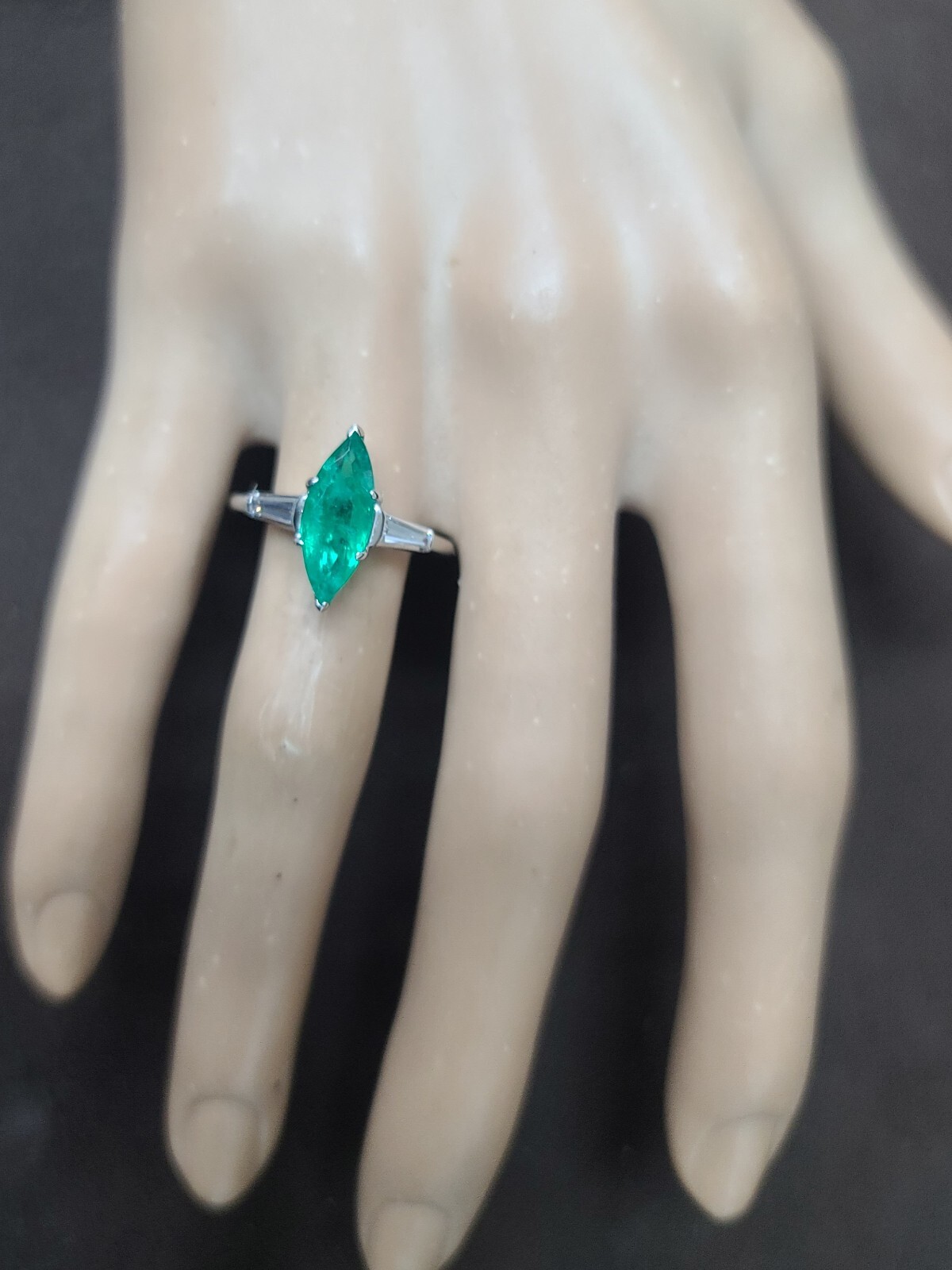 Vintage Platinum Engagement Ring 2.09CT. Gem Natural Green Emerald Marquise Cut