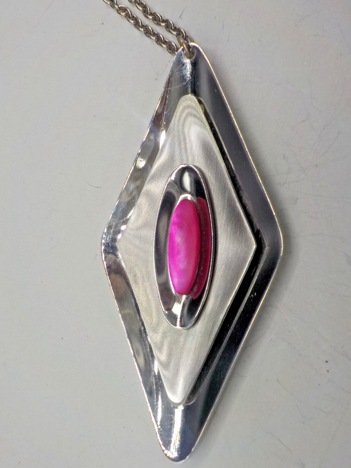Vintage Oneida Stainless Steel Modernist Pendant Sheffield England