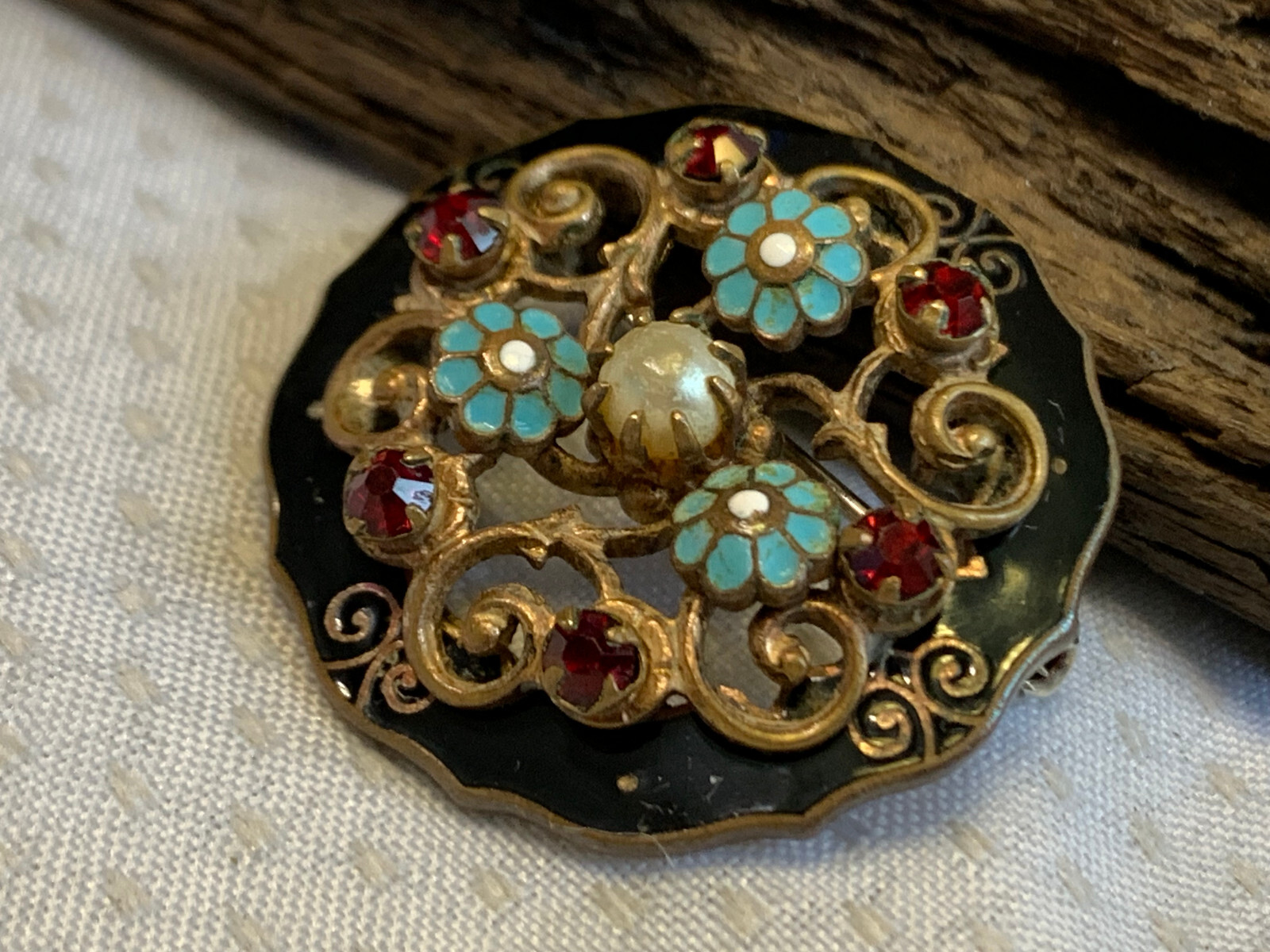 Vtg Enamel & Rhinestone Floral Brooch Fashion Jewelry Faux Pearl Round Pin