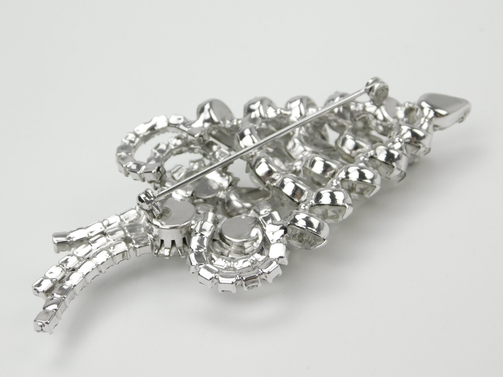 HIGH END Clear Glass Rhinestone 3D Effect Statement Brooch 4″ Unsigned Designer