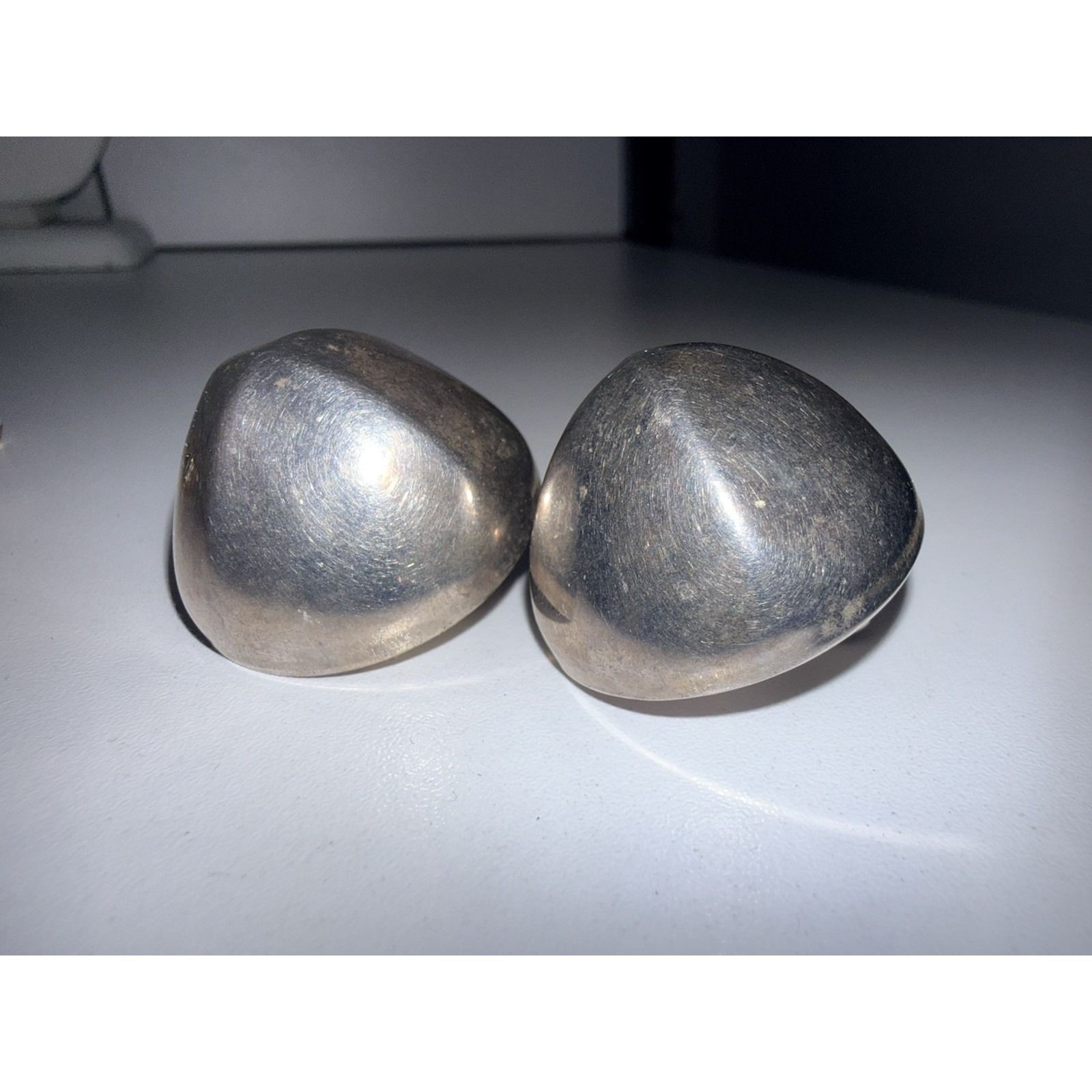 Vintage Y2K Silver-Tone Dome Clip On Earrings Jewelry