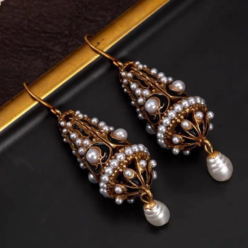 Antique style retro court imitation Pearl Earrings