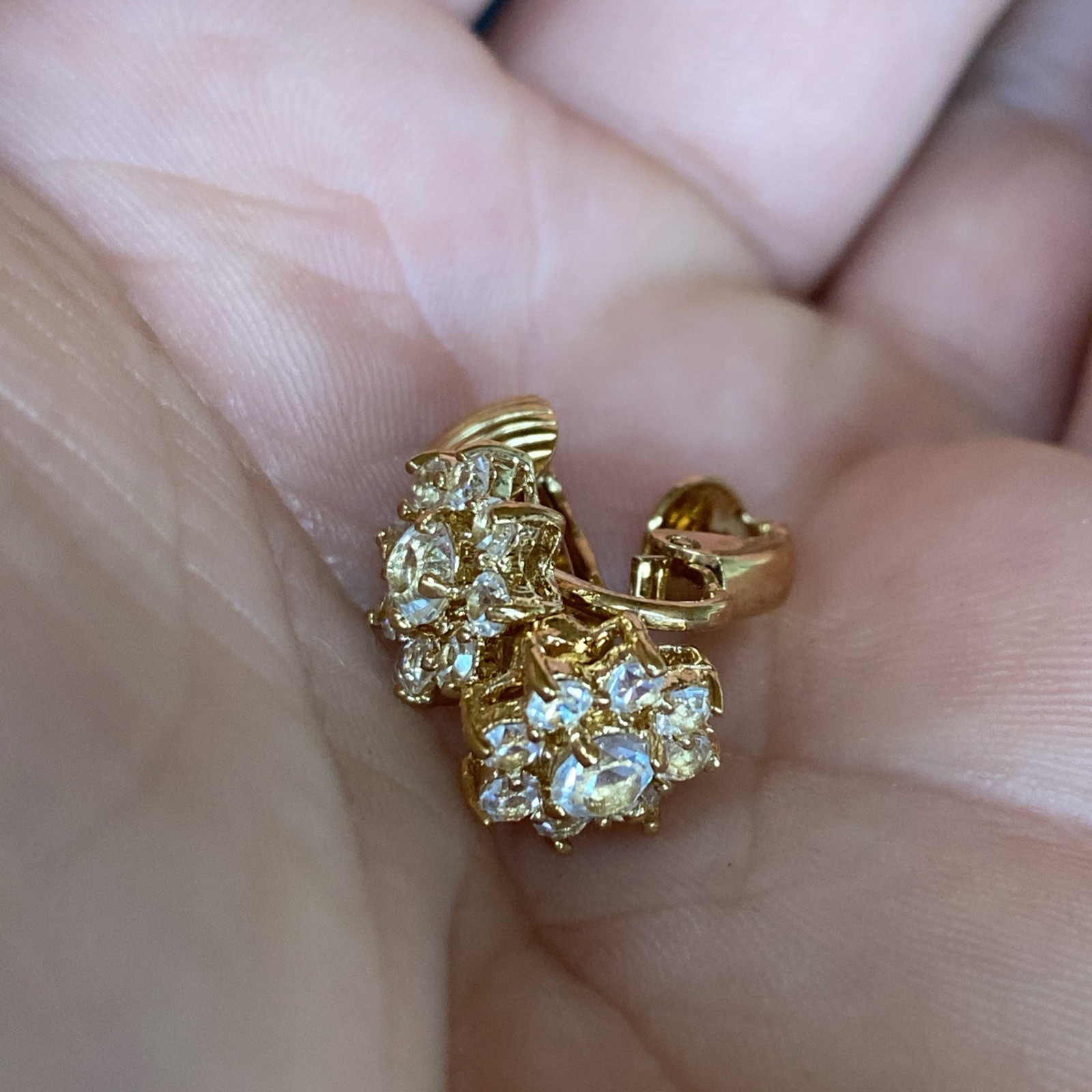 Vtg Lindenwold Fine Jewelers Gold Tone Faced Crystal Rhinestone Cubic Z Clip On