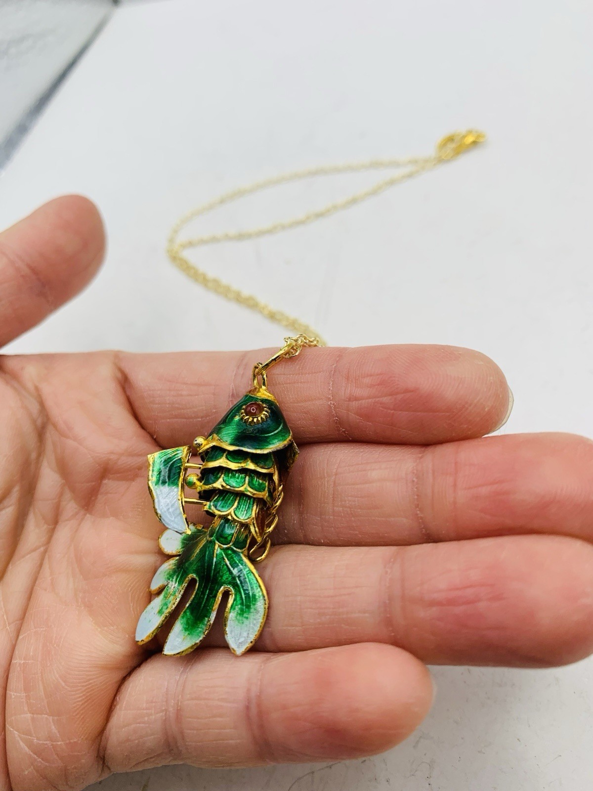 Vintage Lucky Asian Chinese Enamel Articulated Green Gold Tone Fish 16” Necklace