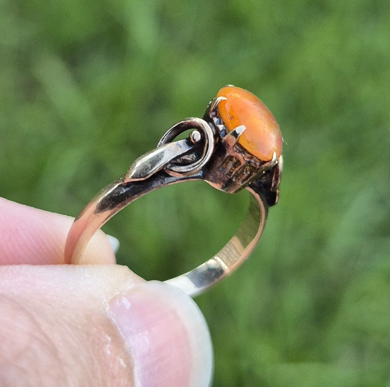 Antique 18K Yellow Gold Orange Fire Ethiopian Opal Ring Old Estate Jewelry