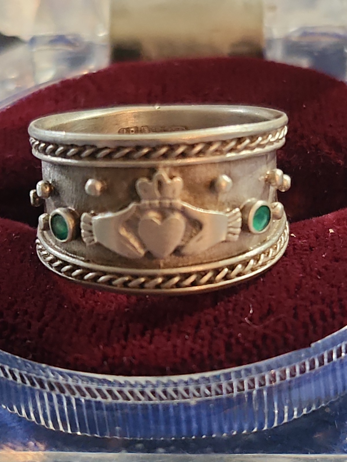 Vtg Celtic Irish Claddagh Emerald Cigar Ring Size 7.5 Made In IRELAND Signed