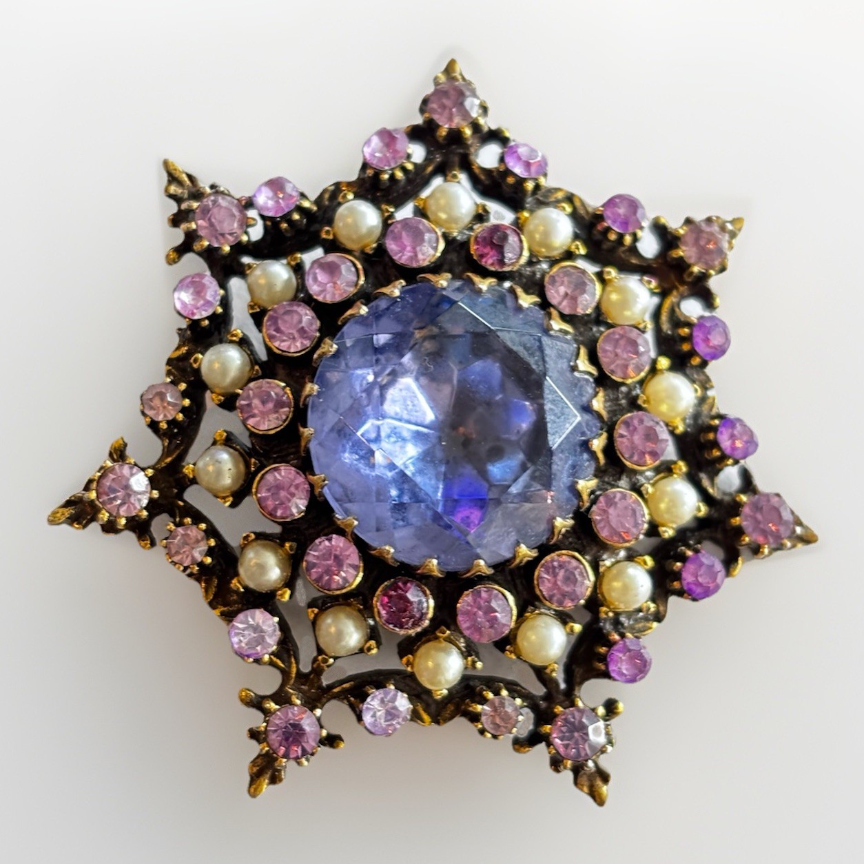 Lilac Purple Austrian Crystal Star Dome Brooch Gold Tone Filigree Glass Pearls