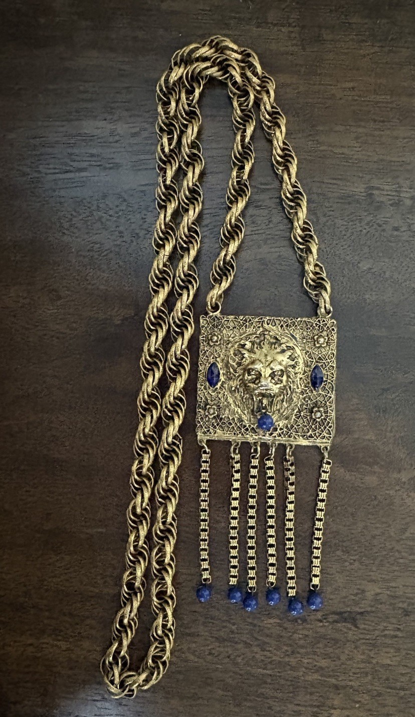 EDLEE Lion Necklace Vintage Gold Chain Blue Eyes Dangle Tassel Estate Jewelry