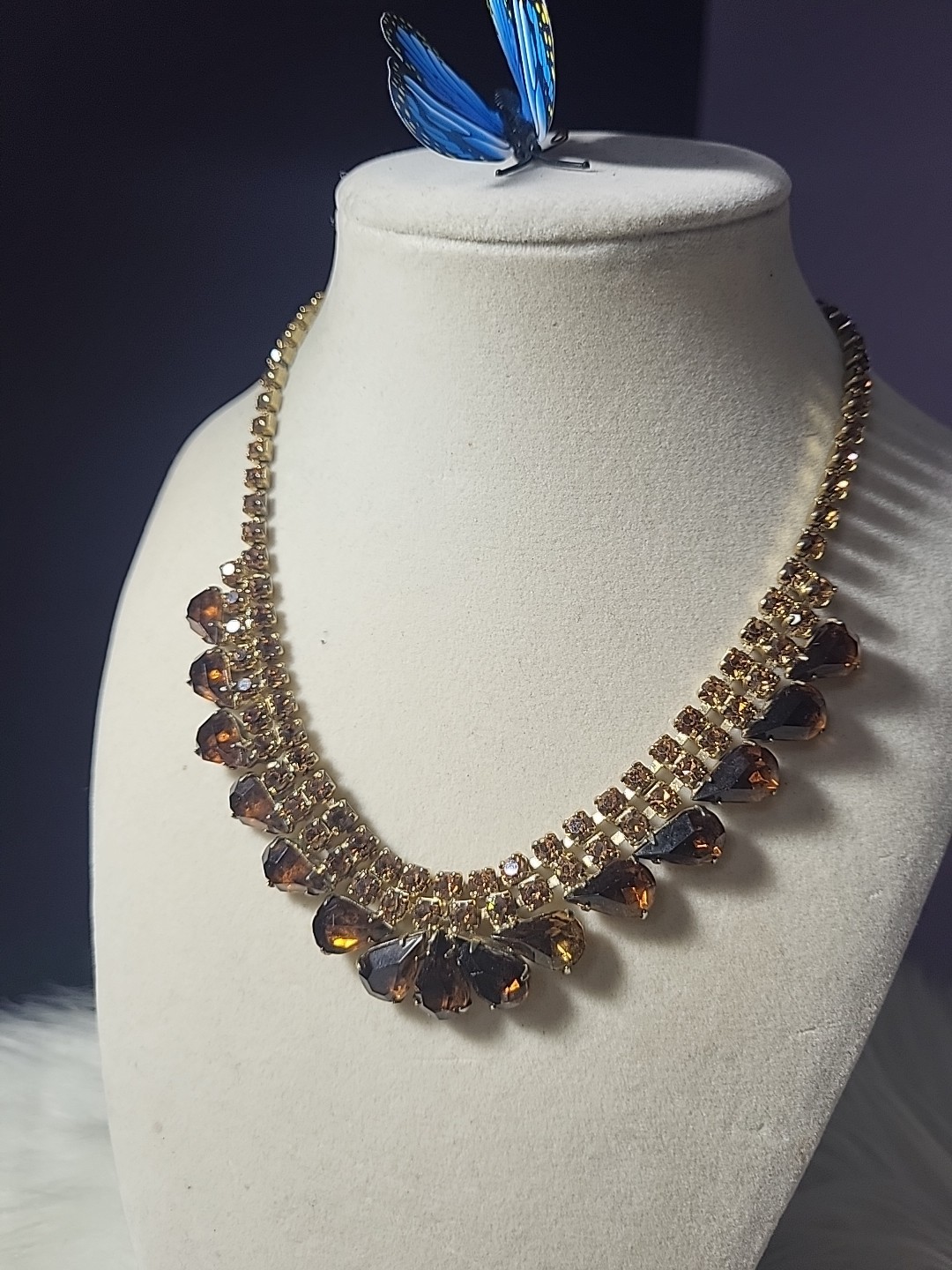 Vintage Unsigned Rhinestone Necklace