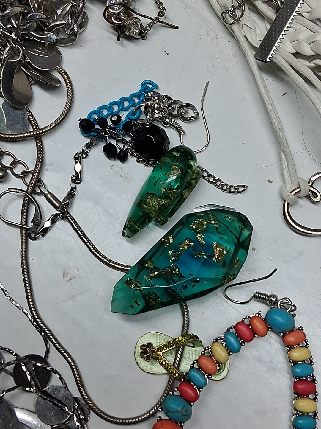 3.18Lbs Wearable Vintage Jewelry Huge lot Costume And More Unsearched Tangled