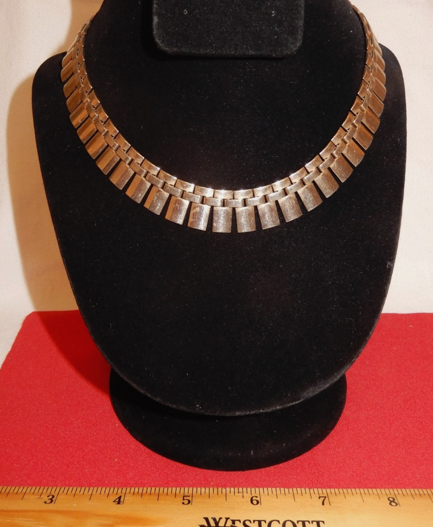 Vintage Jewelry- Gold Toned Choker Necklace (40’s) Adjustable 13-15″