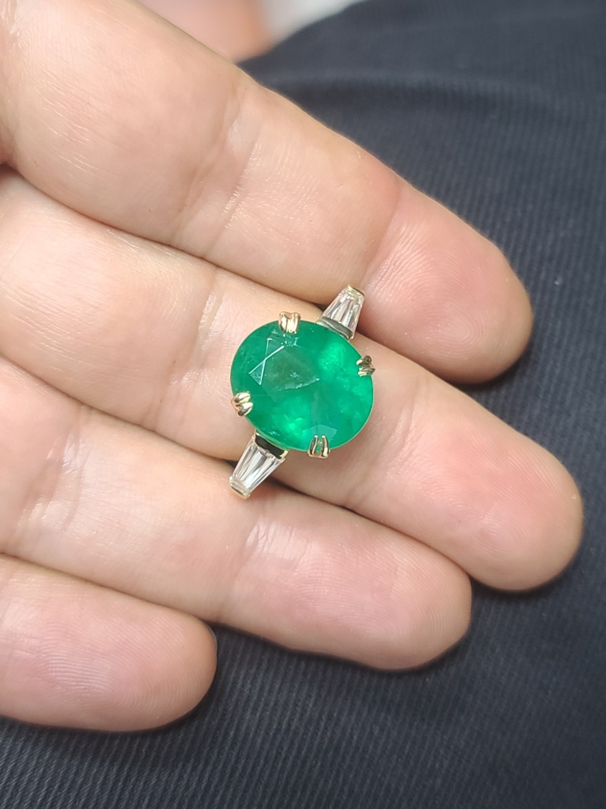 Vintage 14k Yellow Gold Engagement Ring 9.42CT.Natural Green Emerald Oval Shape